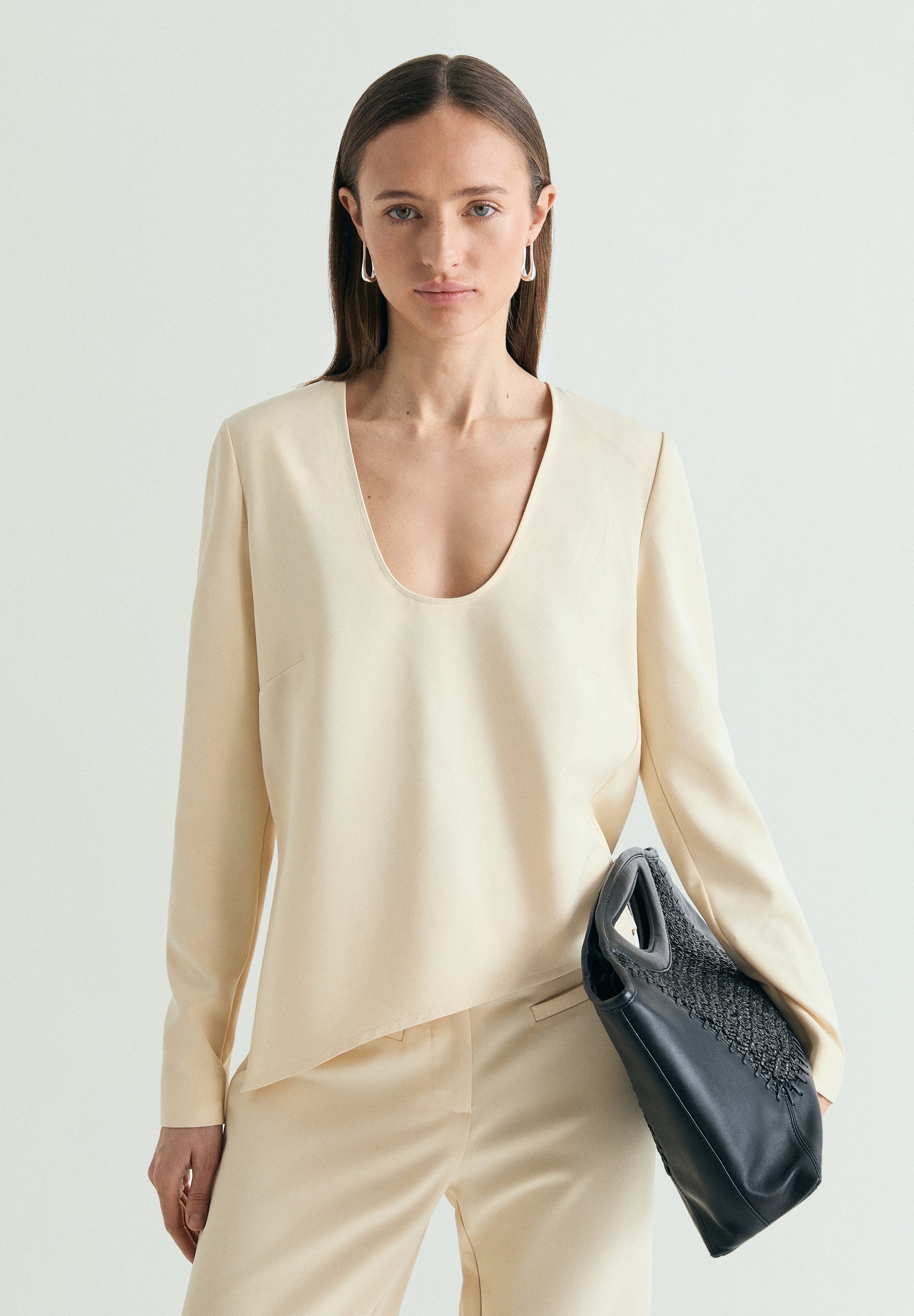 FLOWING ASYMMETRIC TOP