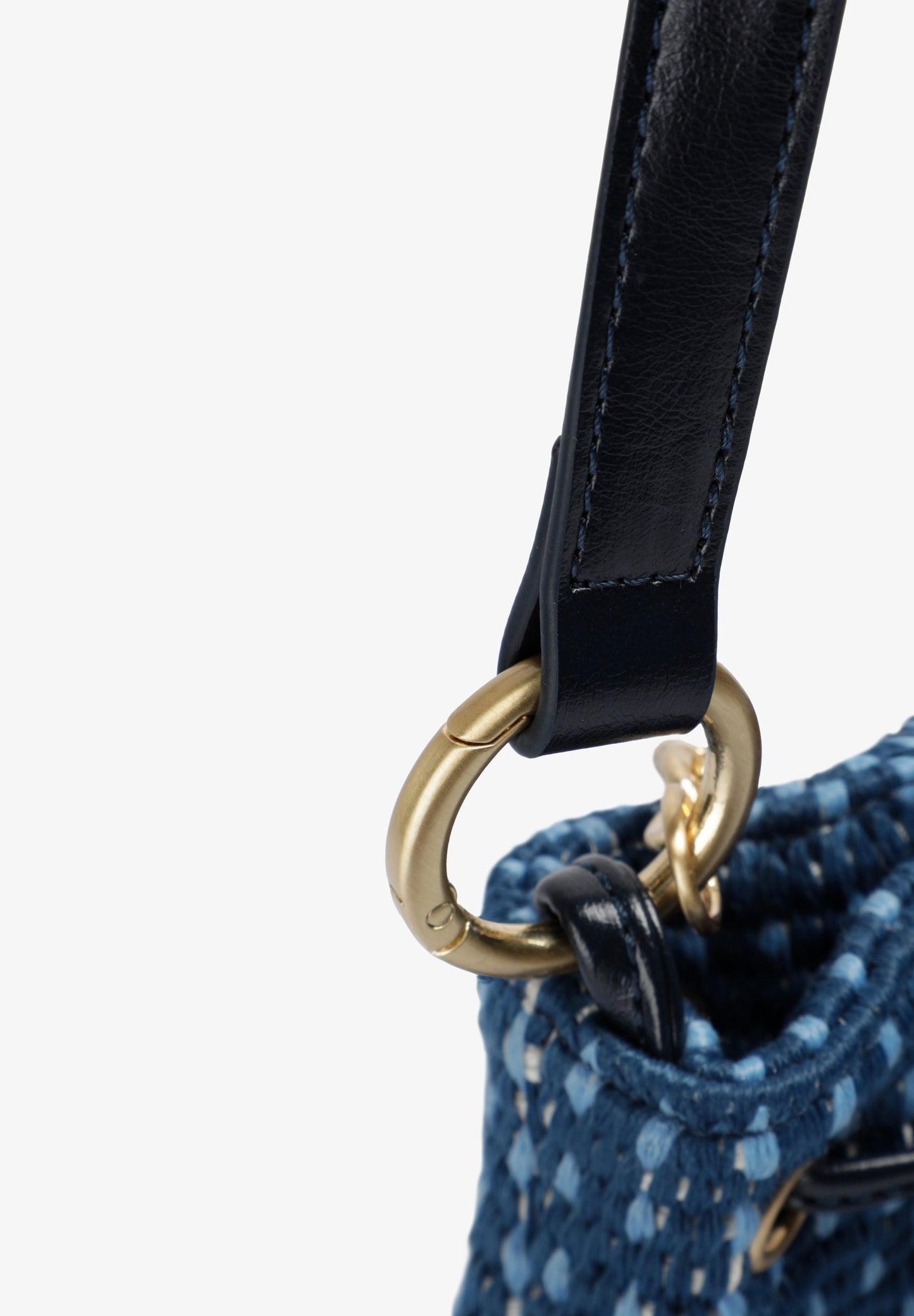 BRAIDED BUCKET BAG