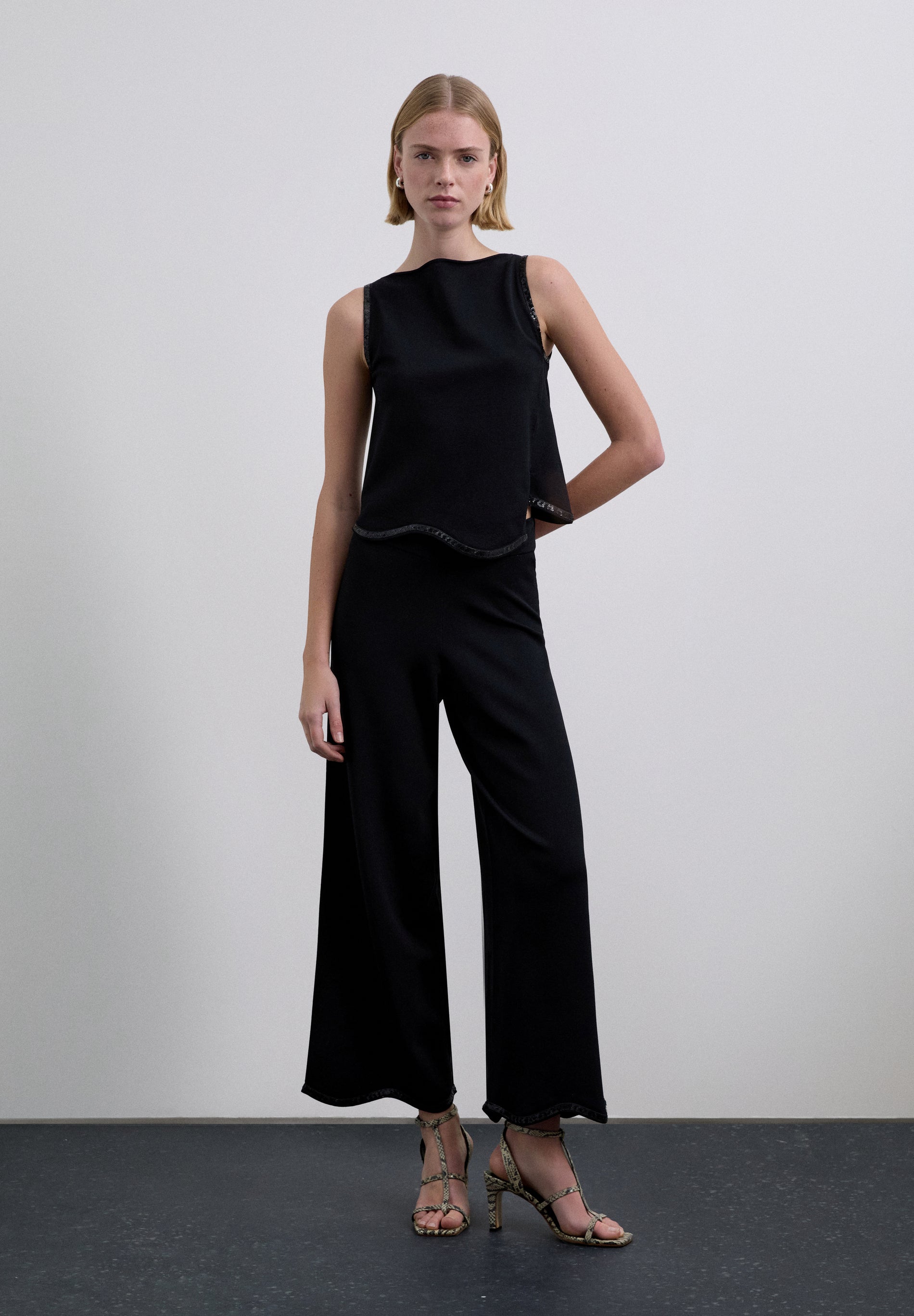 XM SCEMBELLISHMENT KNIT PANT