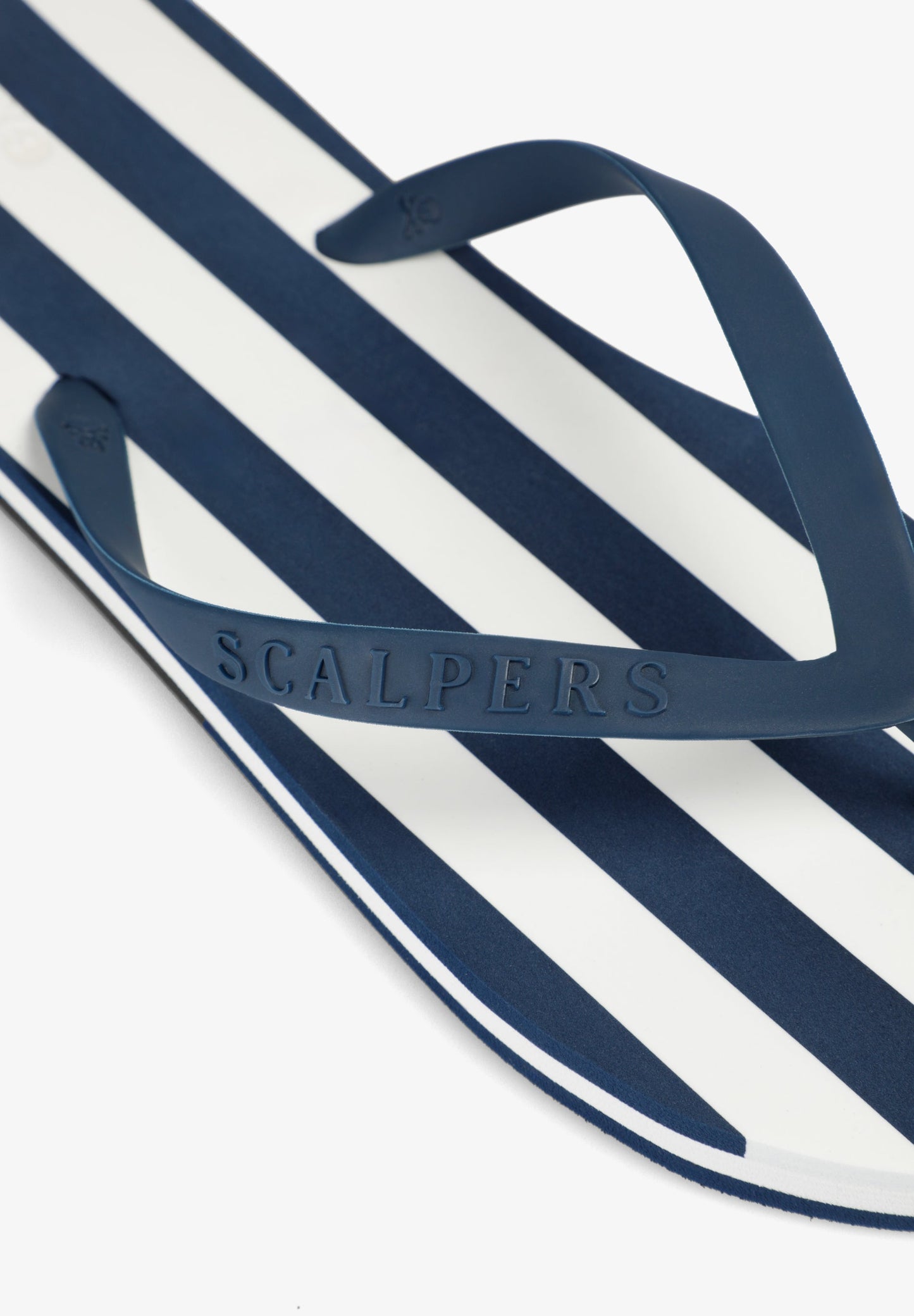 STRIPED BEACH FLIP FLOPS