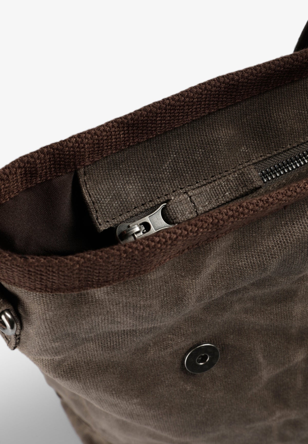 WAXED TRAVEL BAG