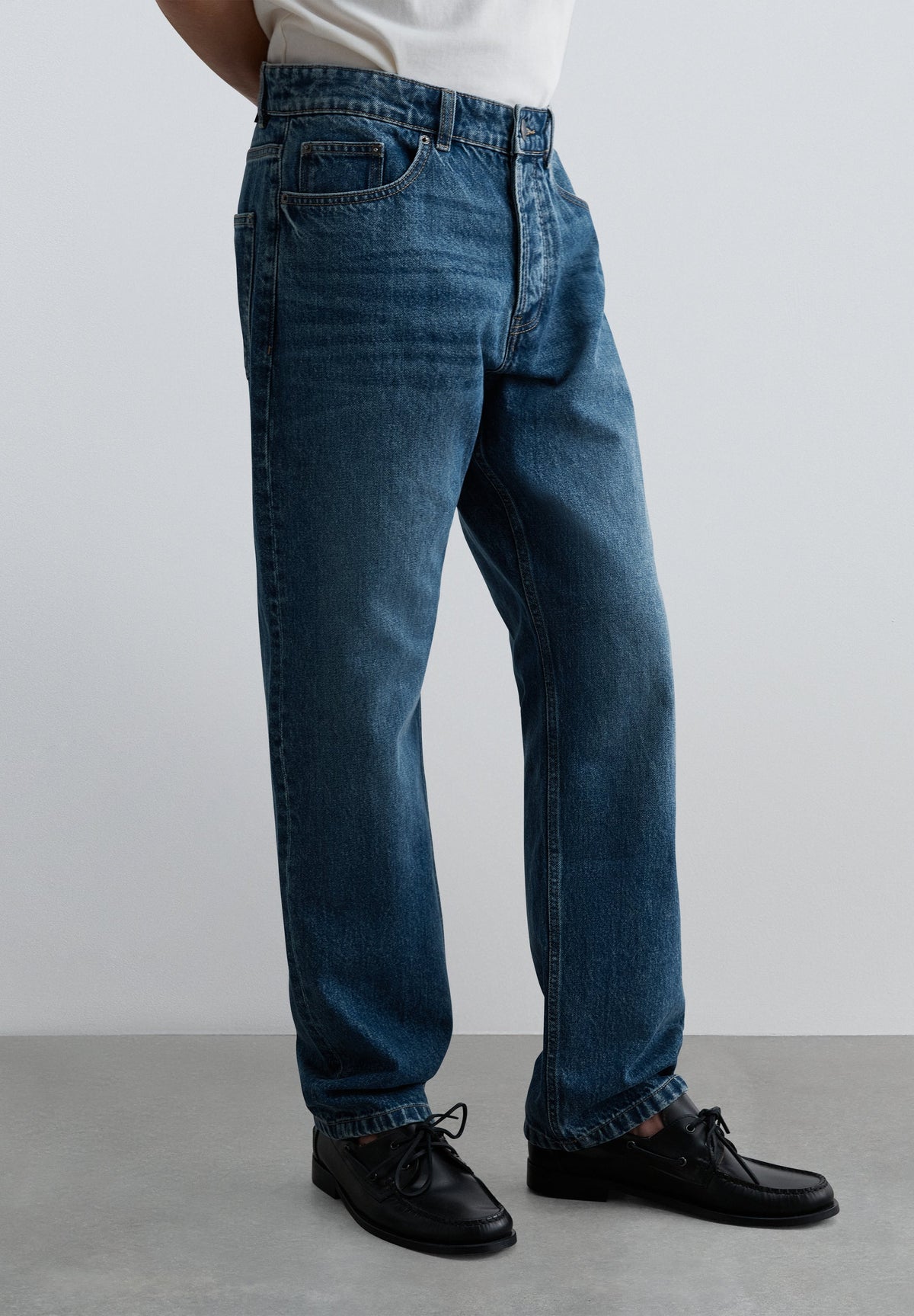 REGULAR FIT JEANS