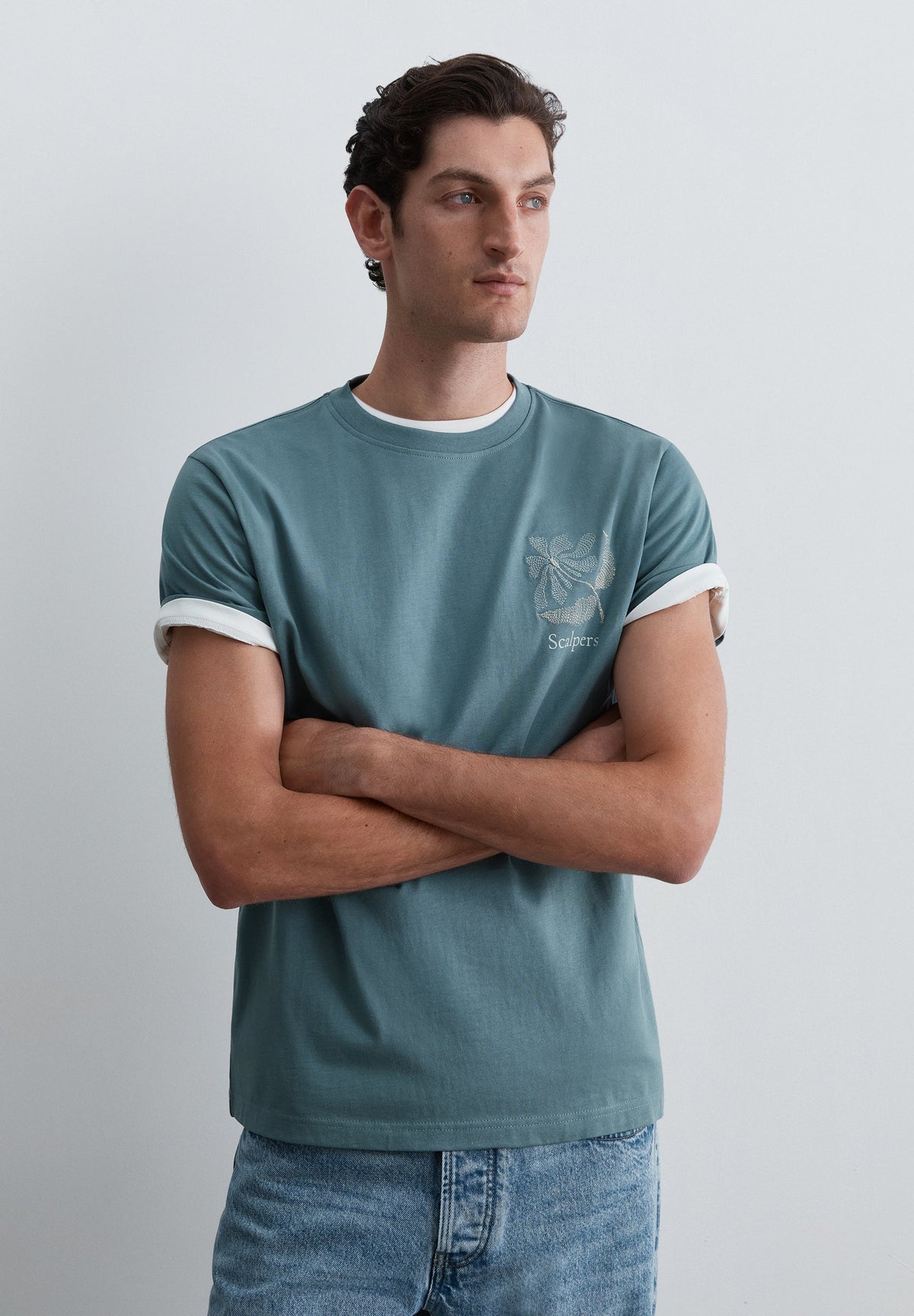 SCFLOWERS EMB TEE