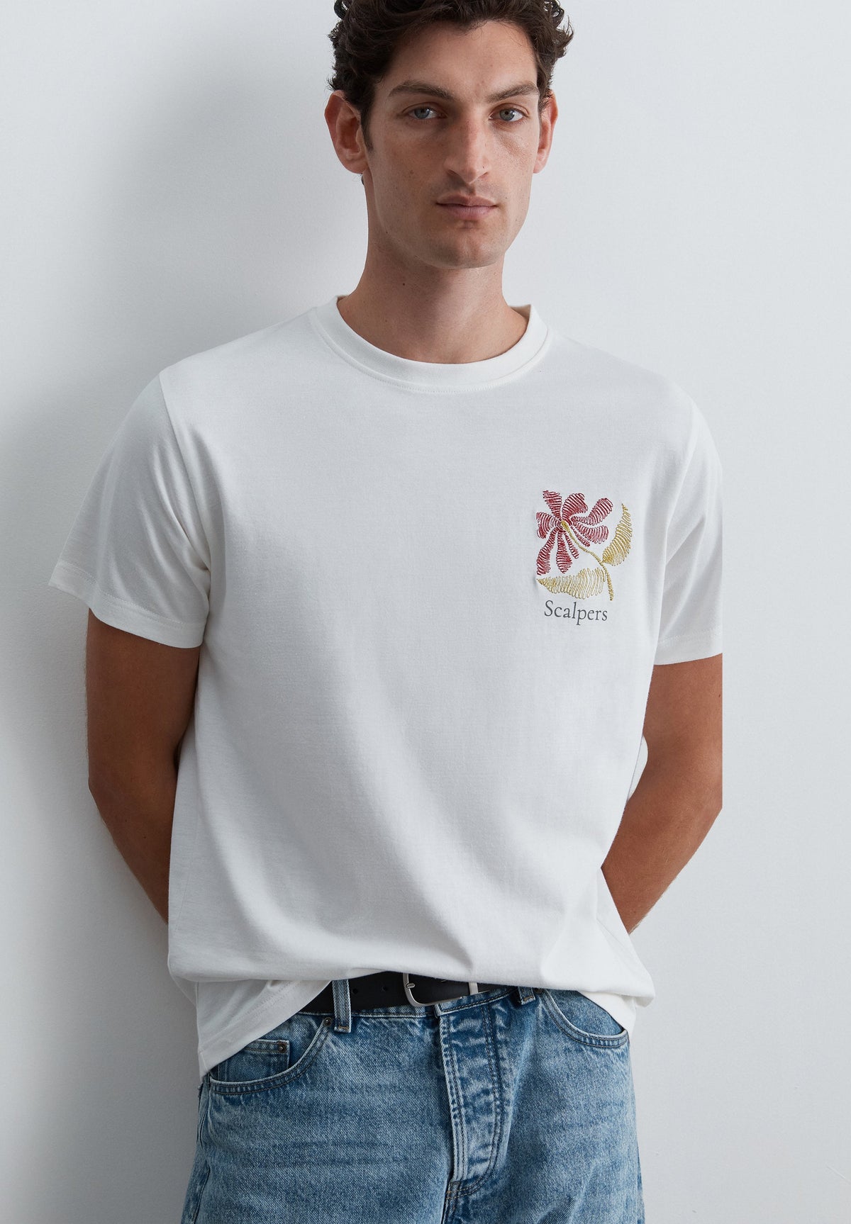 SCFLOWERS EMB TEE