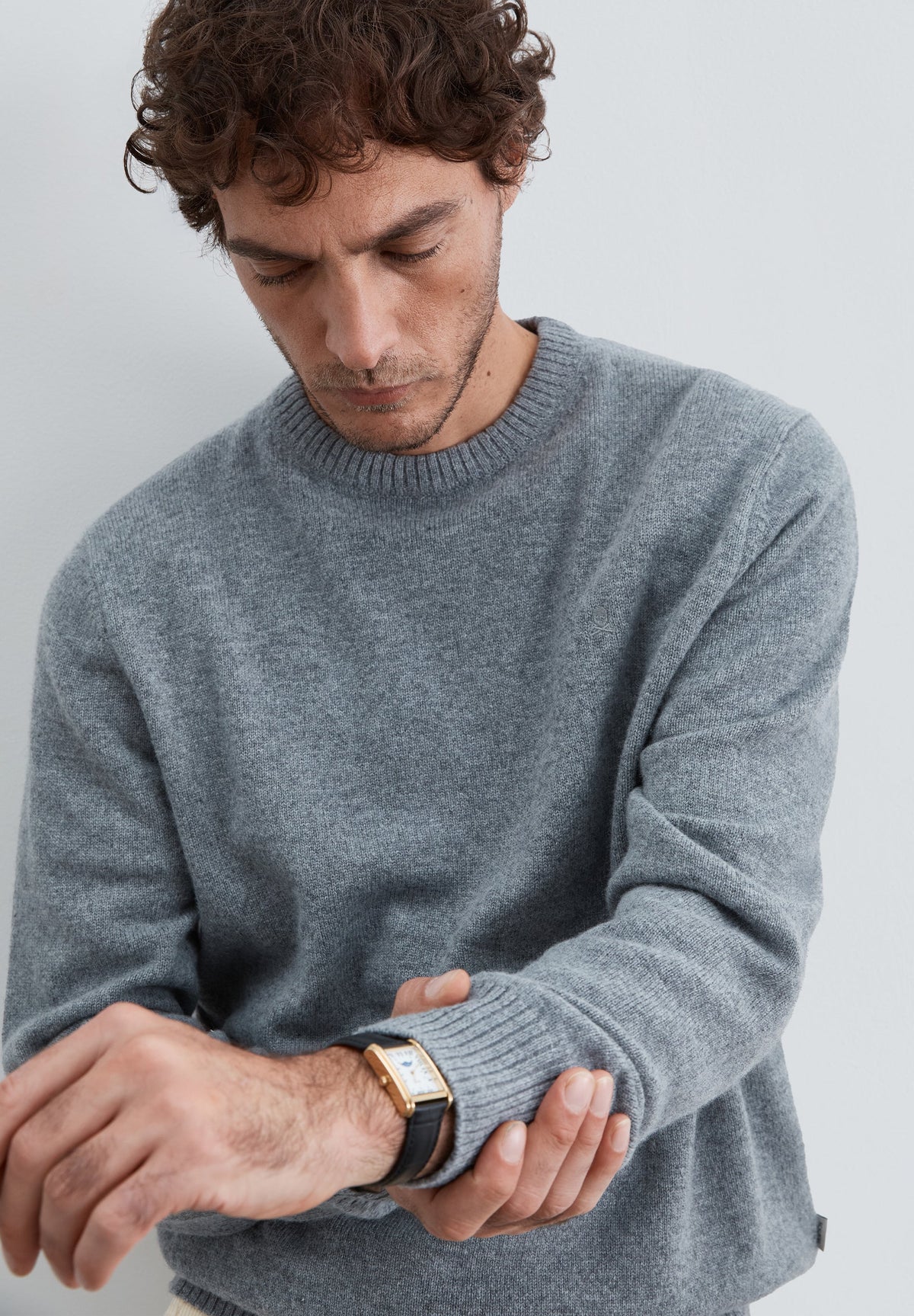 ROUND NECK WOOL SWEATER