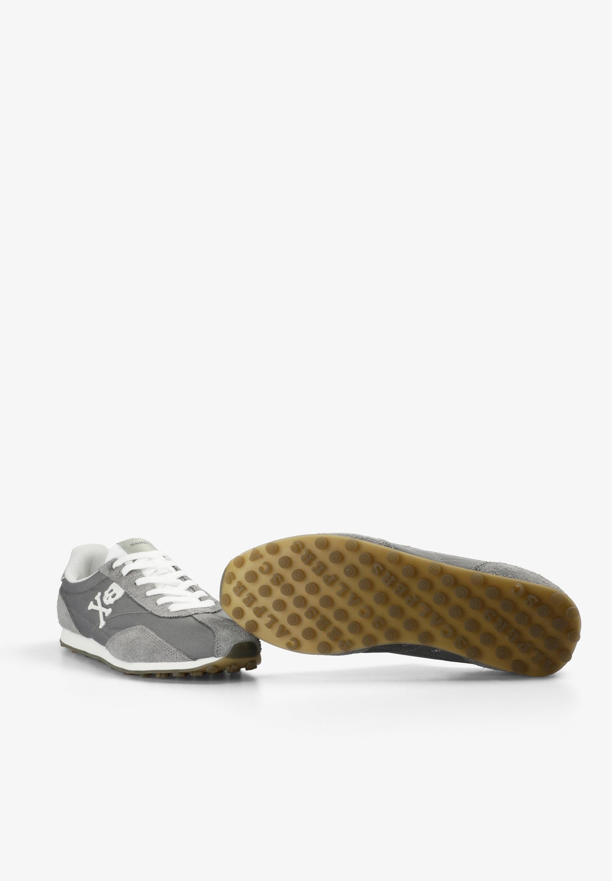 RETRO SKULL SNEAKERS