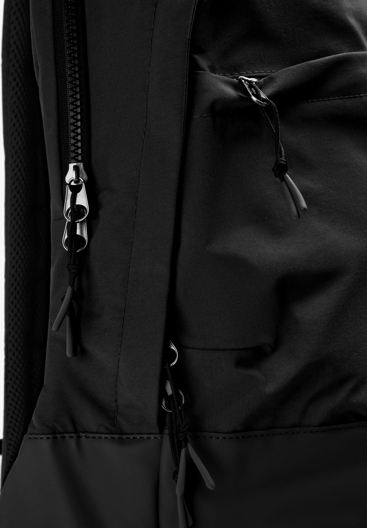 TECHNICAL BACKPACK WITH POCKET