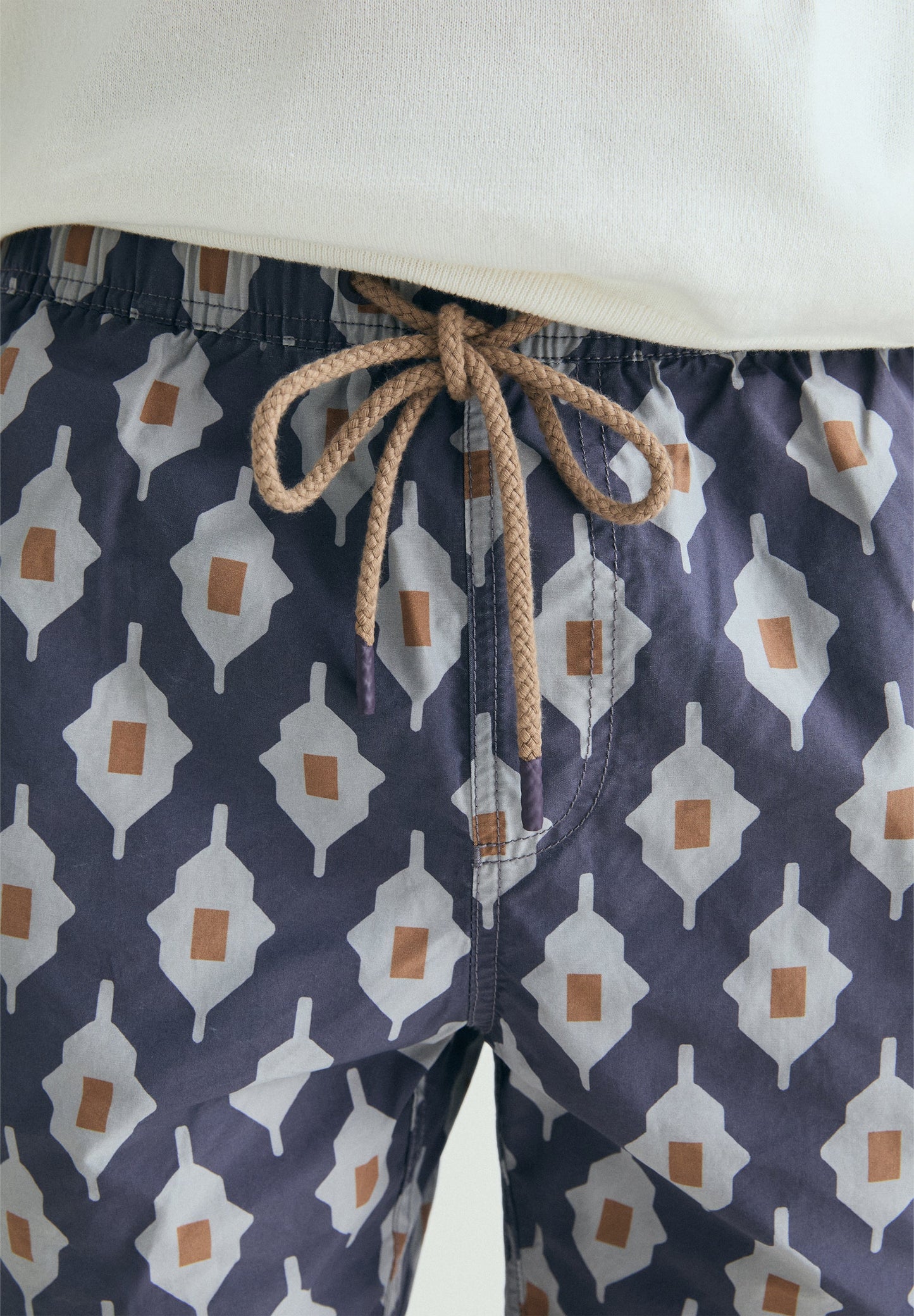 GEOMETRIC PRINT SWIMMING TRUNKS