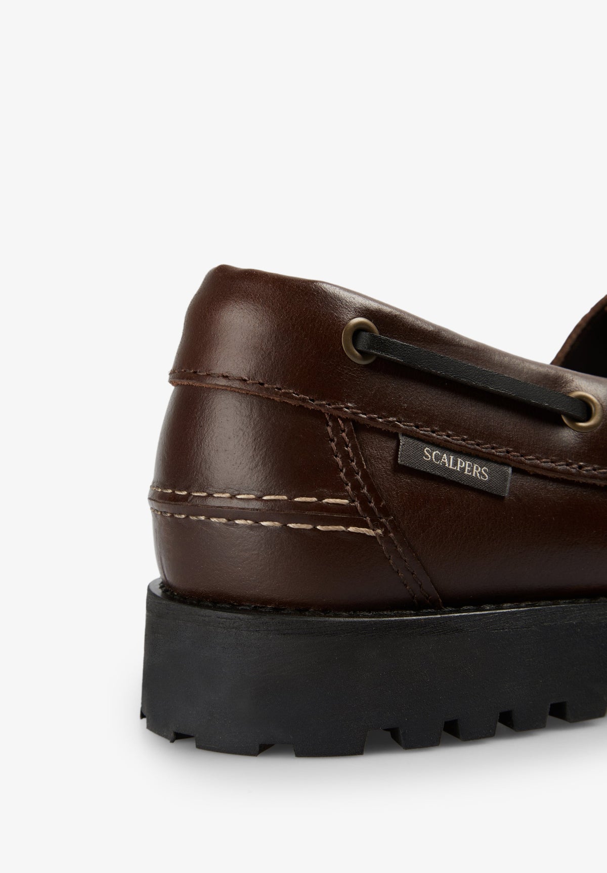 LEATHER DECK SHOES WITH STITCHING