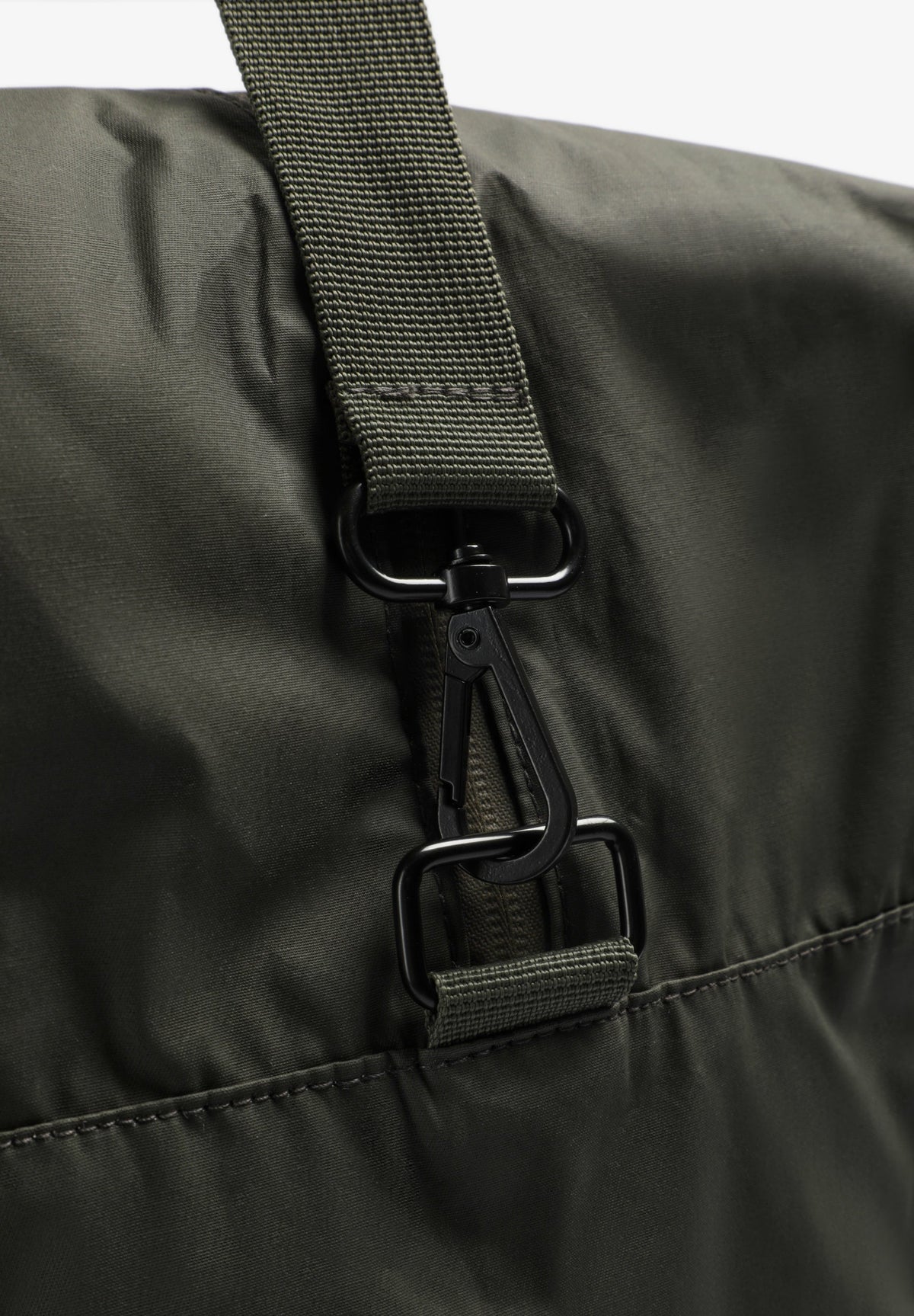 TRAVEL BAG WITH POCKETS