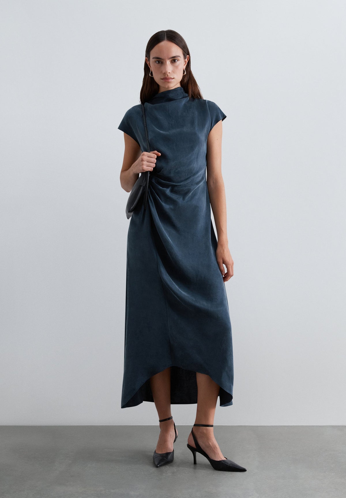 FLOWING DRAPED SIDE DRESS