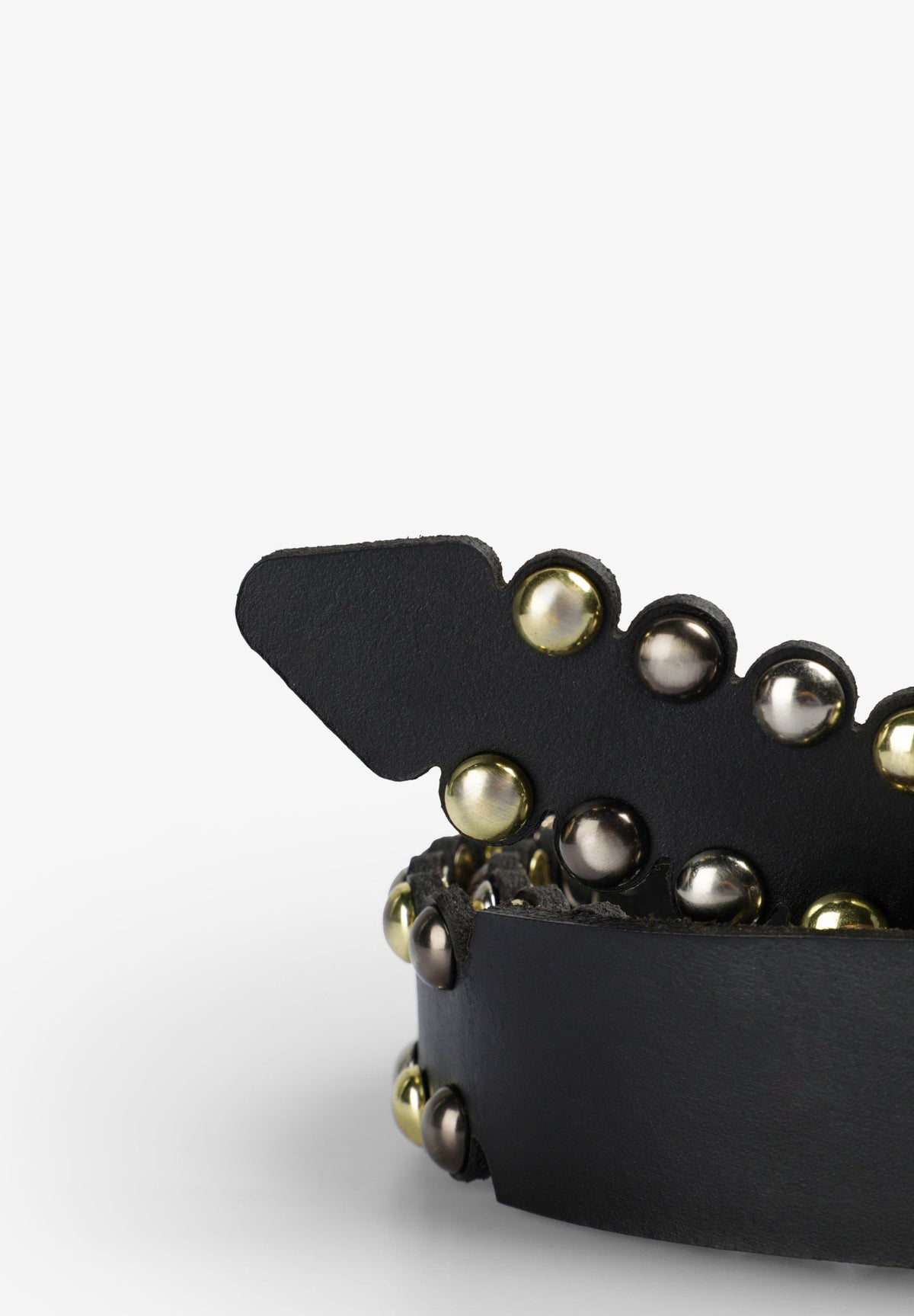 LEATHER BELT WITH STUDS