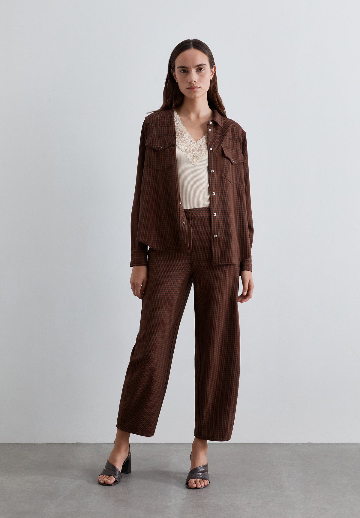 BALLOON CUT CHECKED TROUSERS