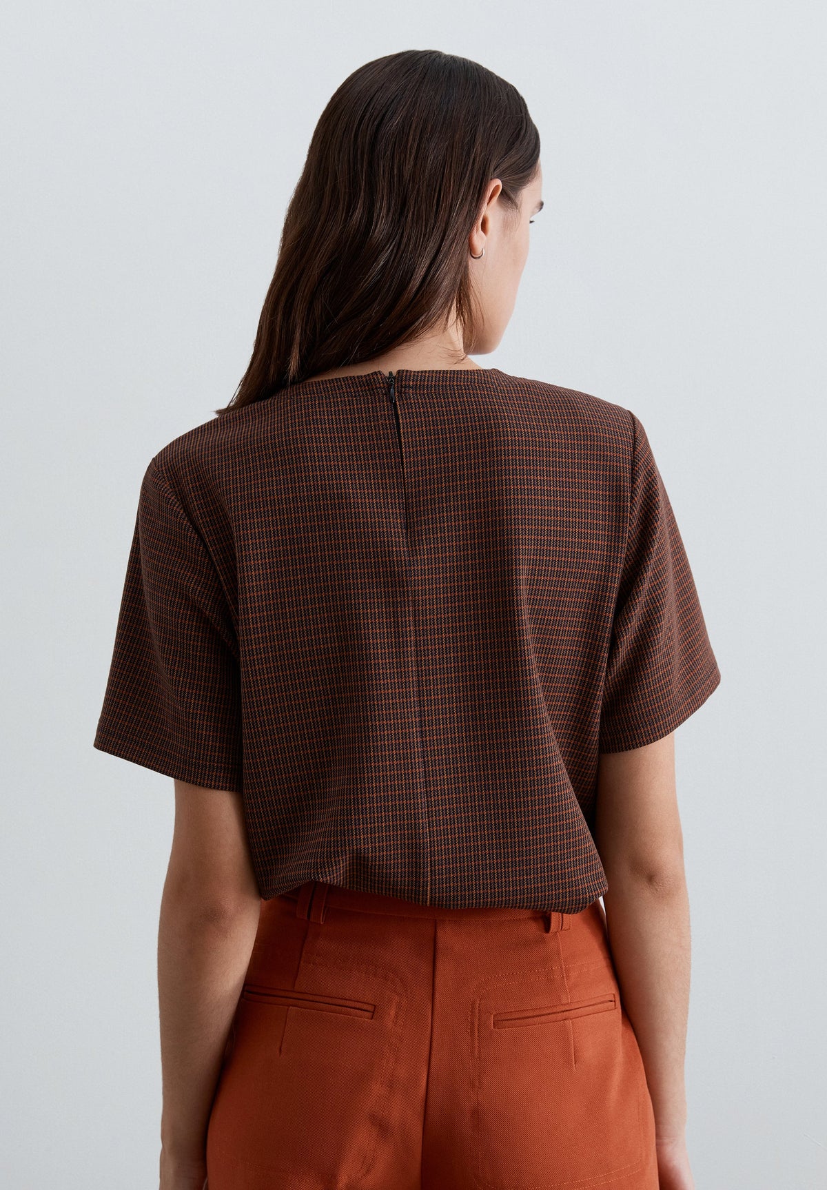 CHECKED T-SHIRT WITH SHOULDER DETAIL
