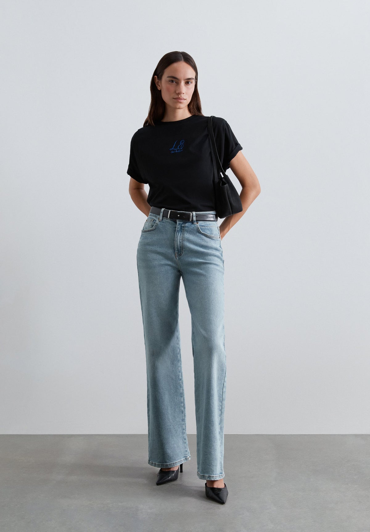 SCSHOULDER PADS  CORPORATE TEE