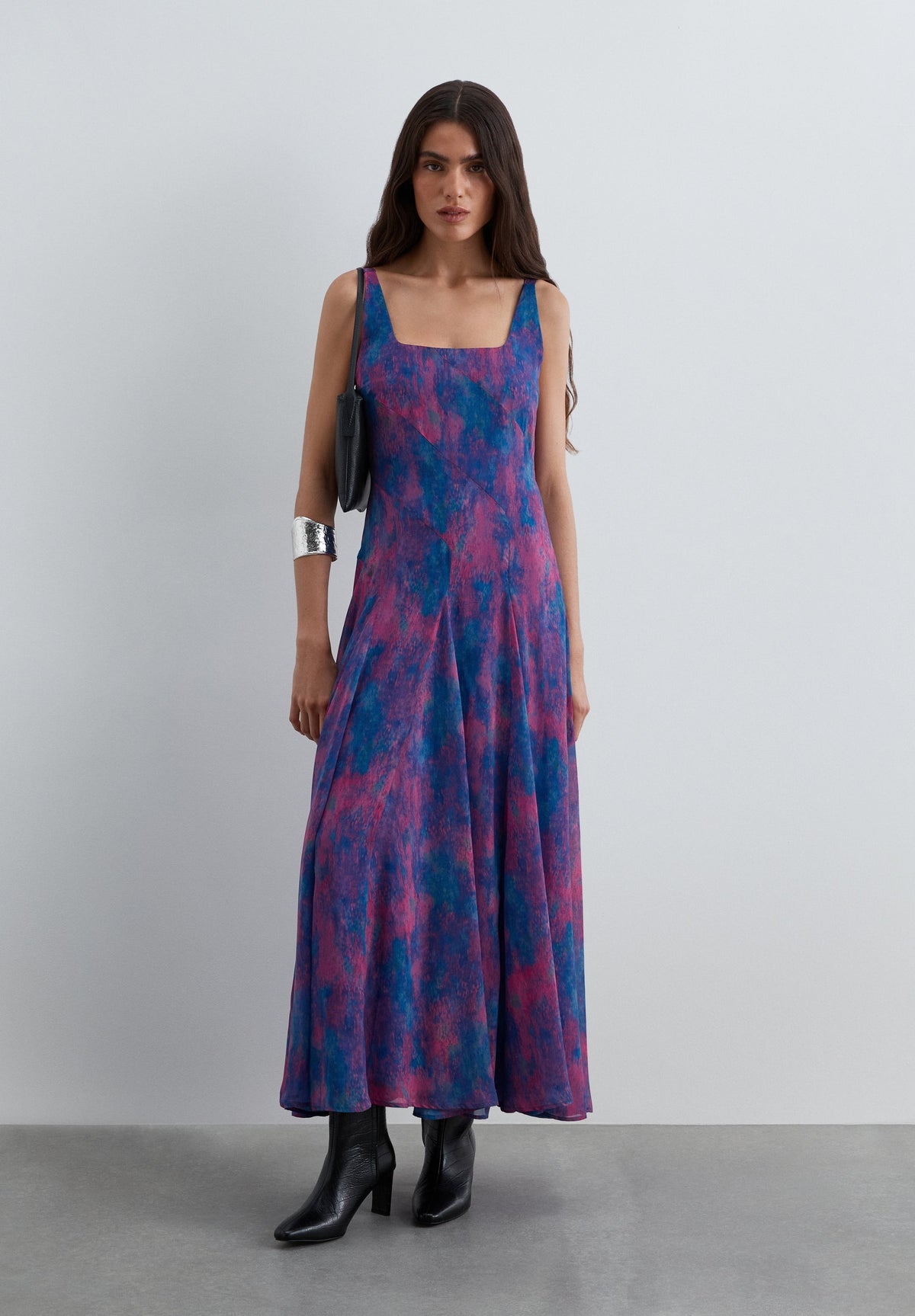 FLOWING PRINTED DRESS