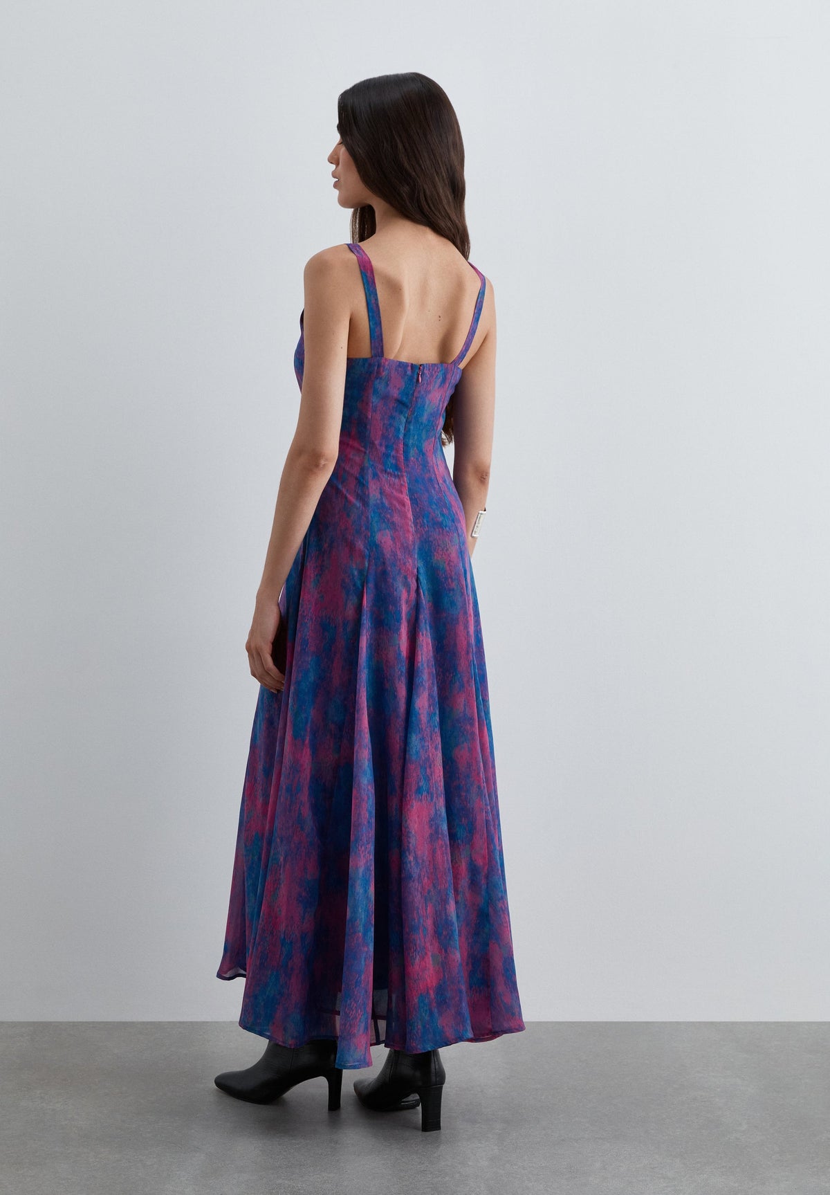 FLOWING PRINTED DRESS