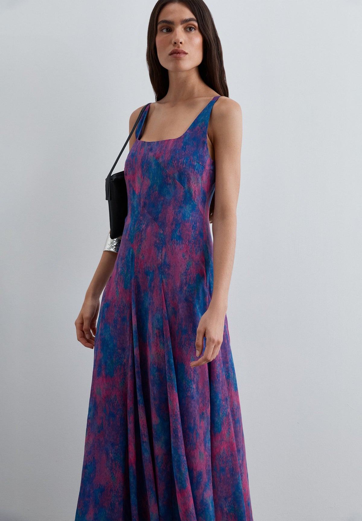 FLOWING PRINTED DRESS