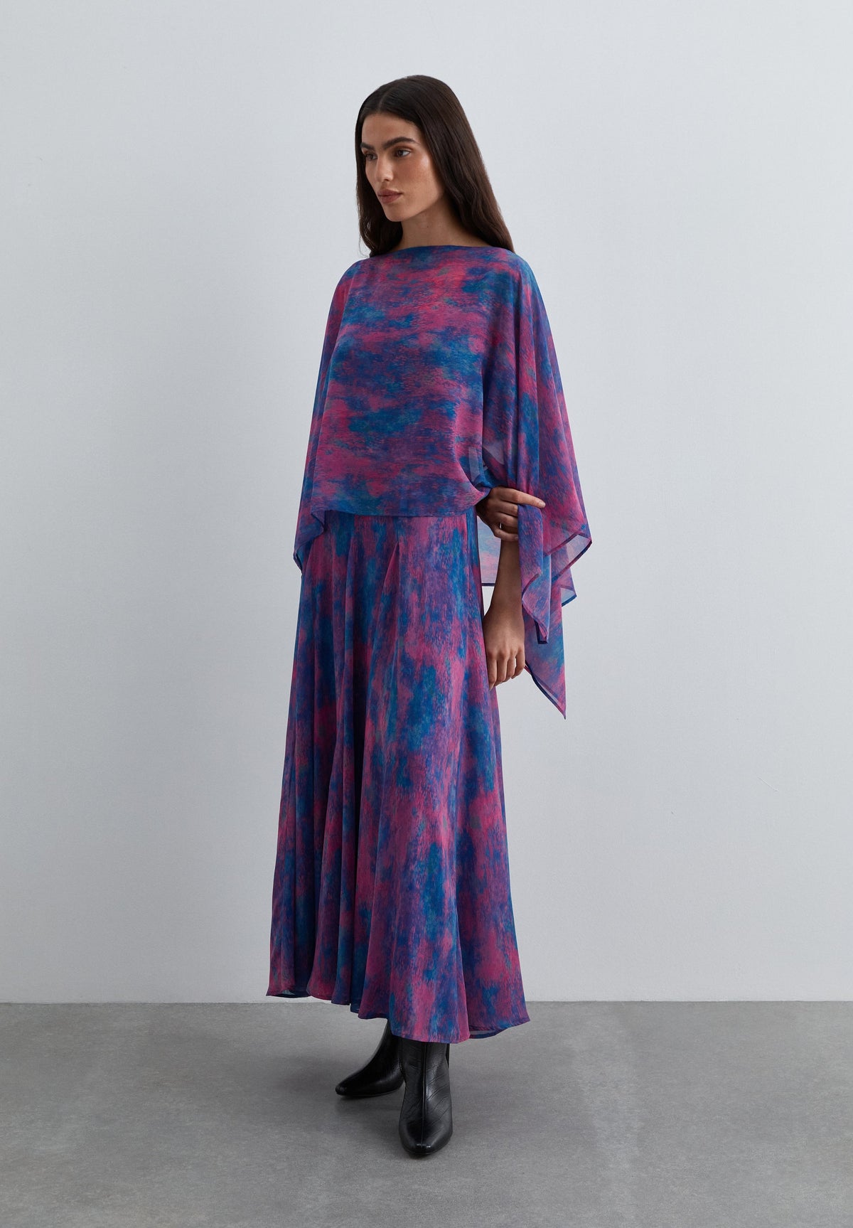 FLOWING PRINTED DRESS