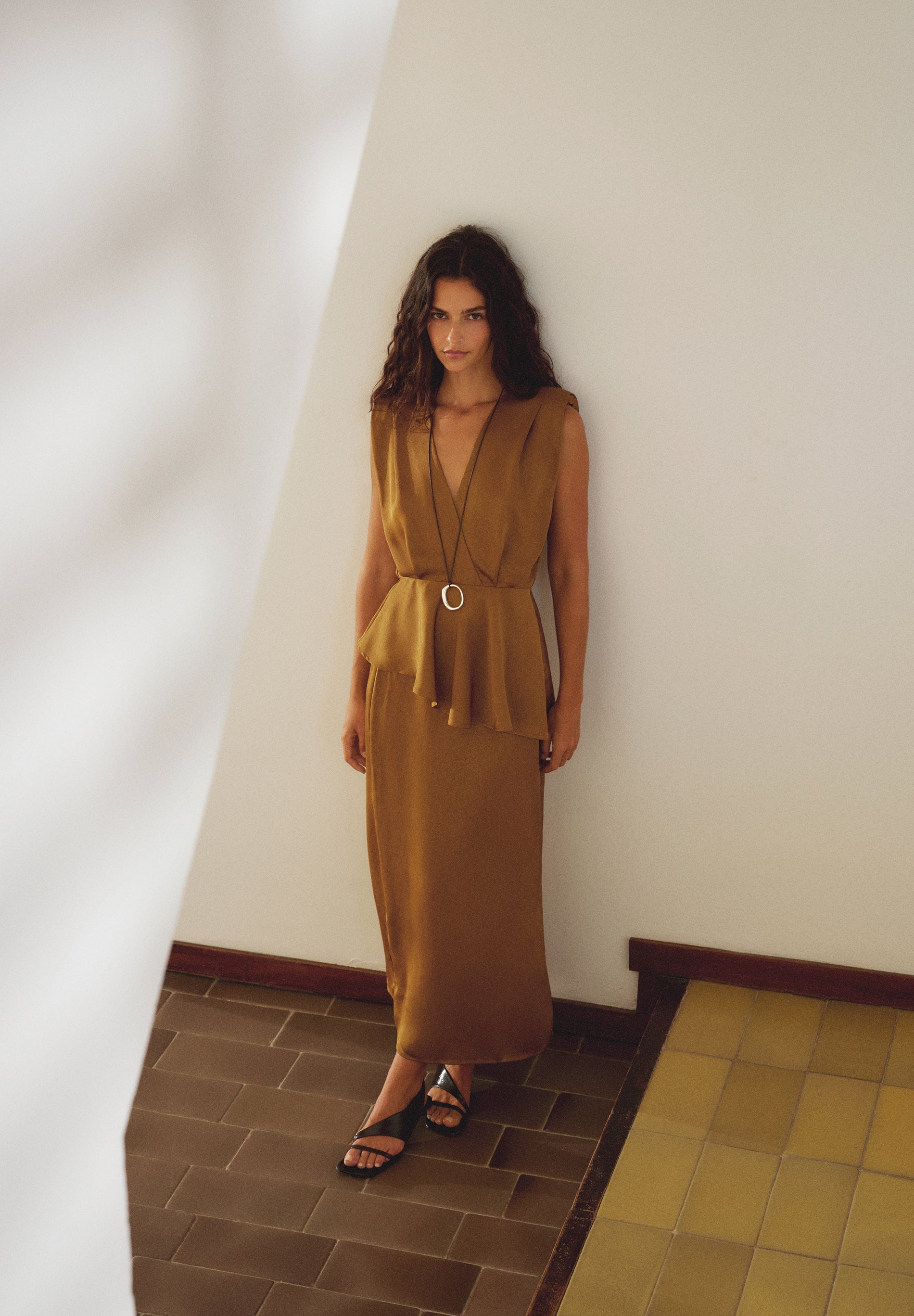 FLOWING MIDI SKIRT