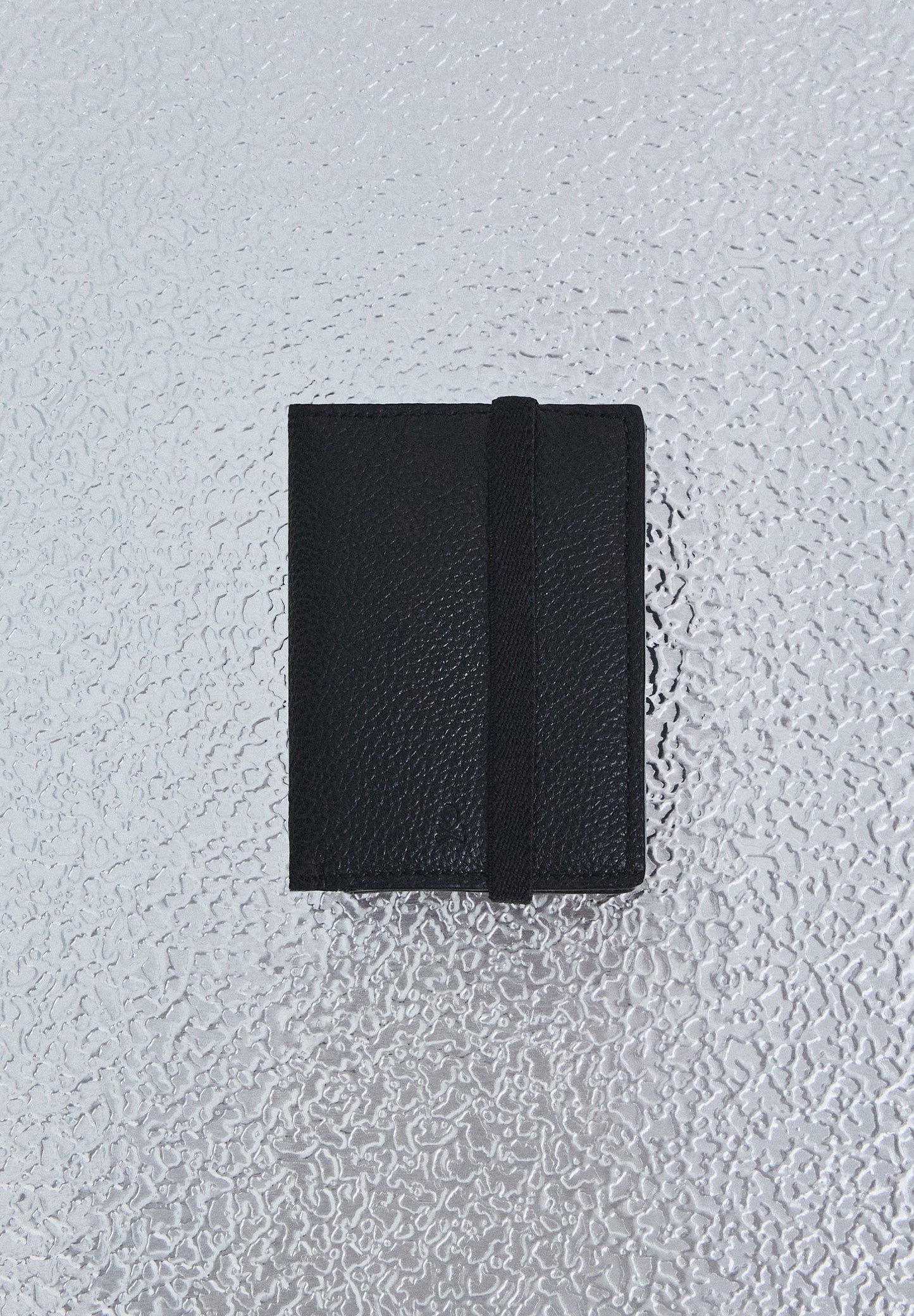 LEATHER WALLET WITH ELASTIC CLOSURE
