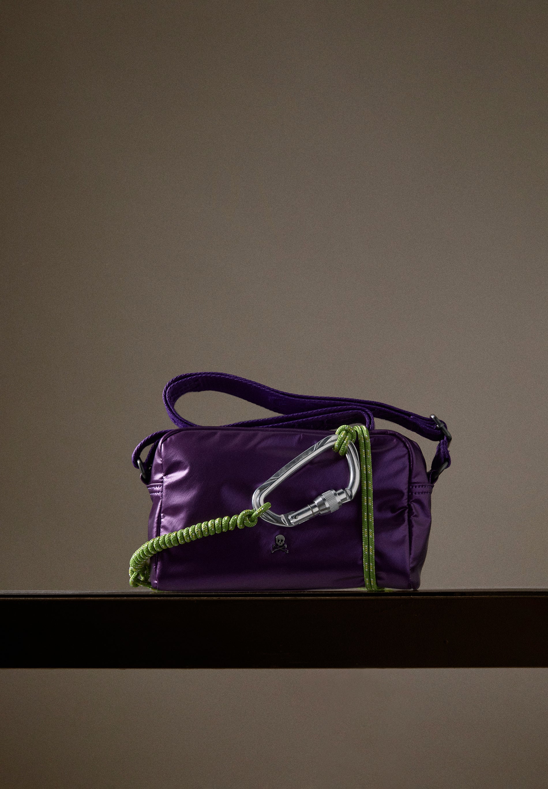METALLIC CROSSBODY BAG