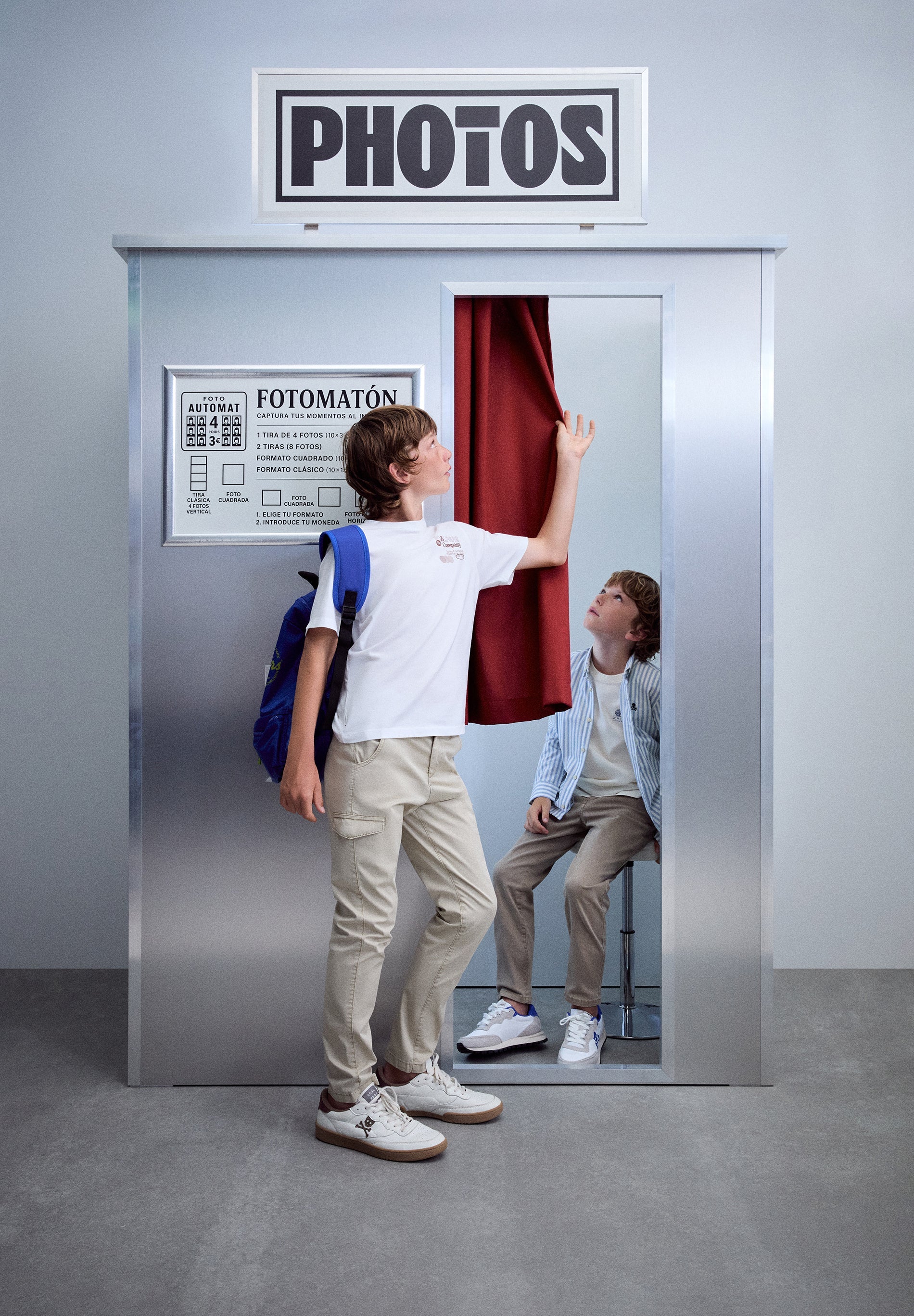 T-SHIRT WITH LOGO PRINT