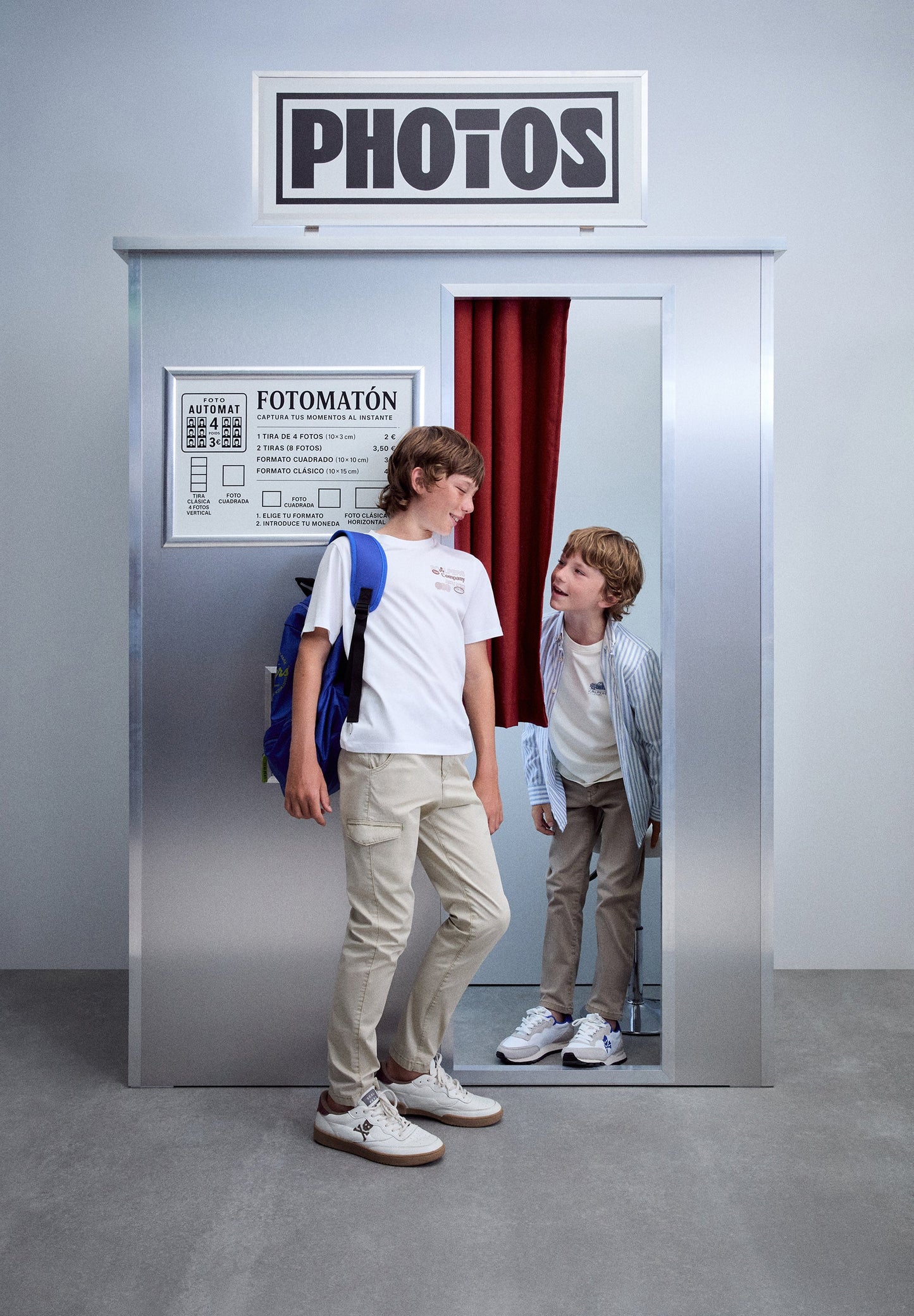 T-SHIRT WITH LOGO PRINT