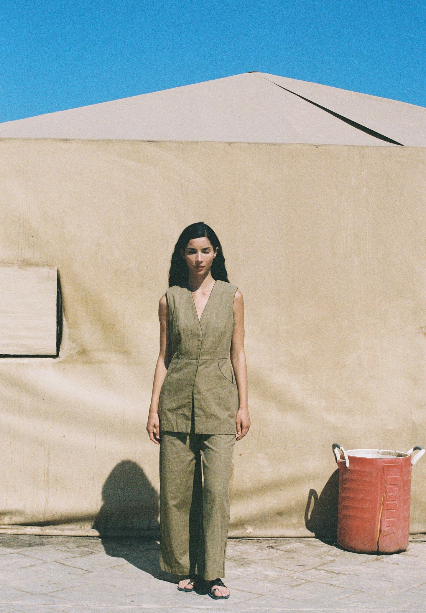 TROUSERS WITH CONTRAST POCKETS