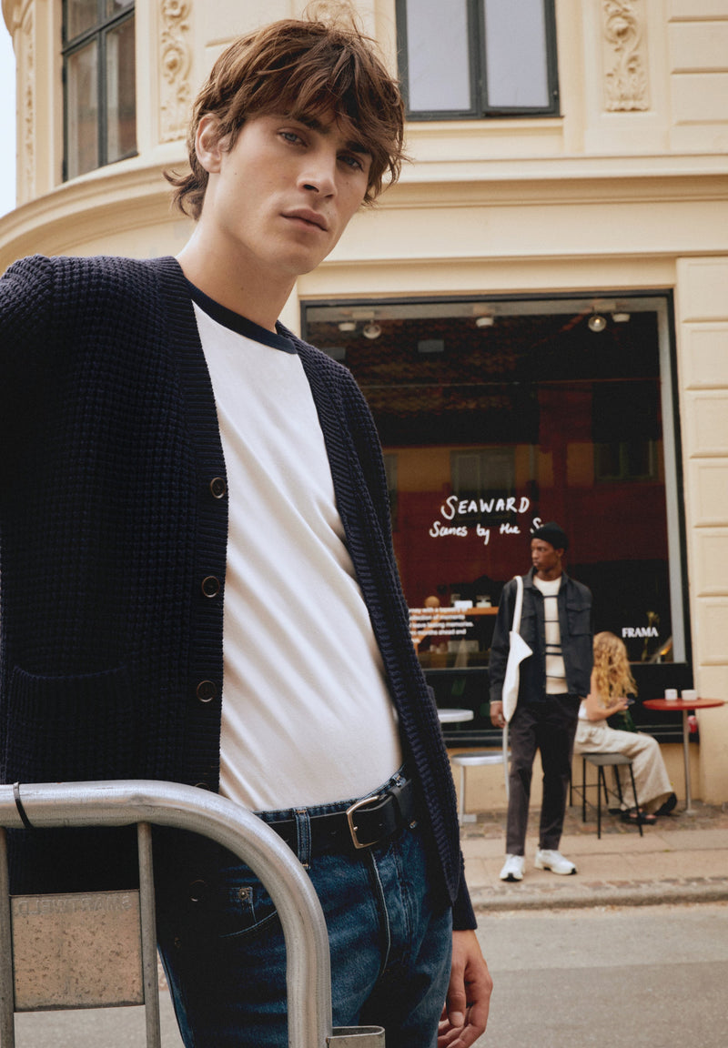 CONTRAST SLEEVE T-SHIRT