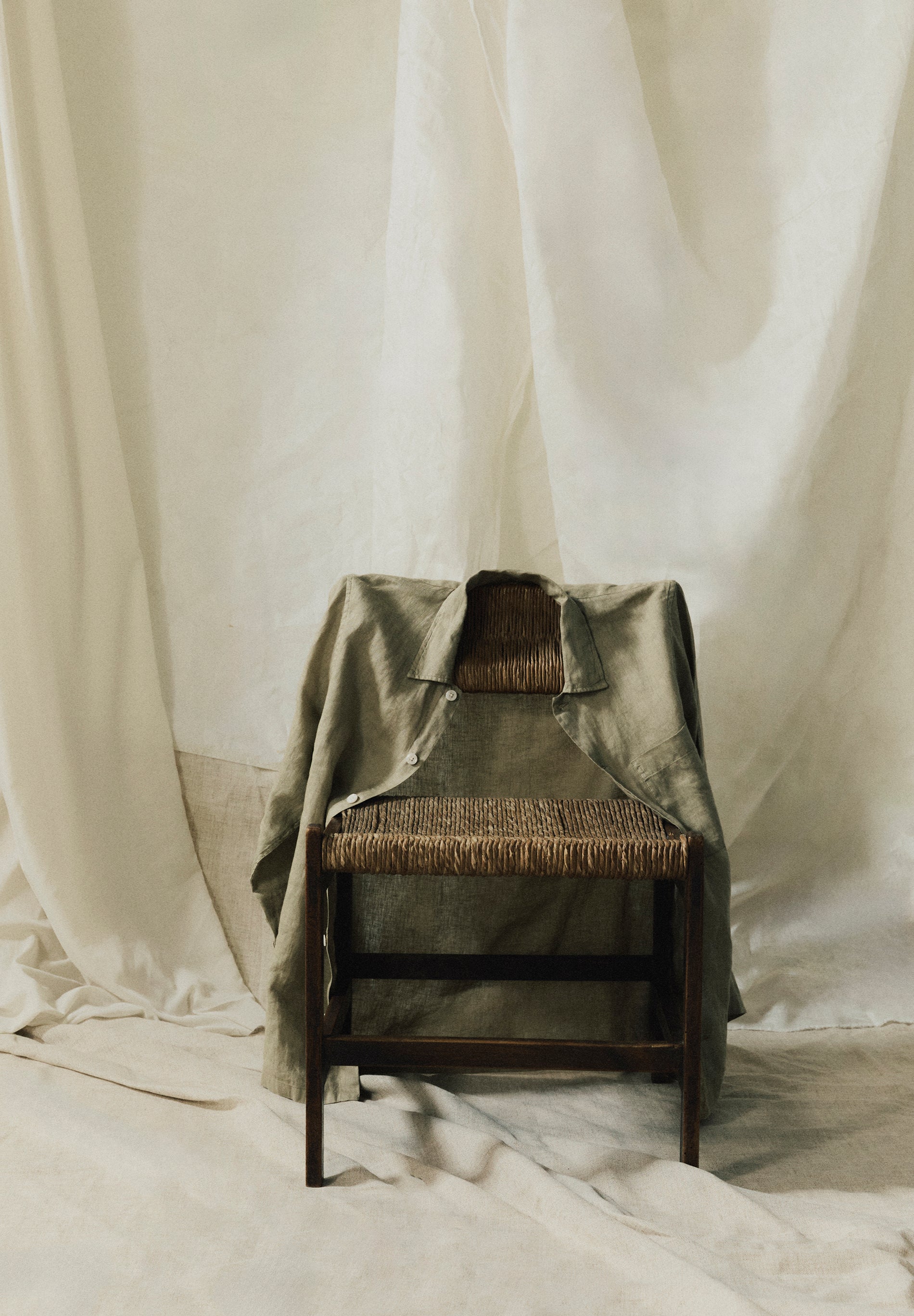 LINEN LOOSE FIT SHIRT
