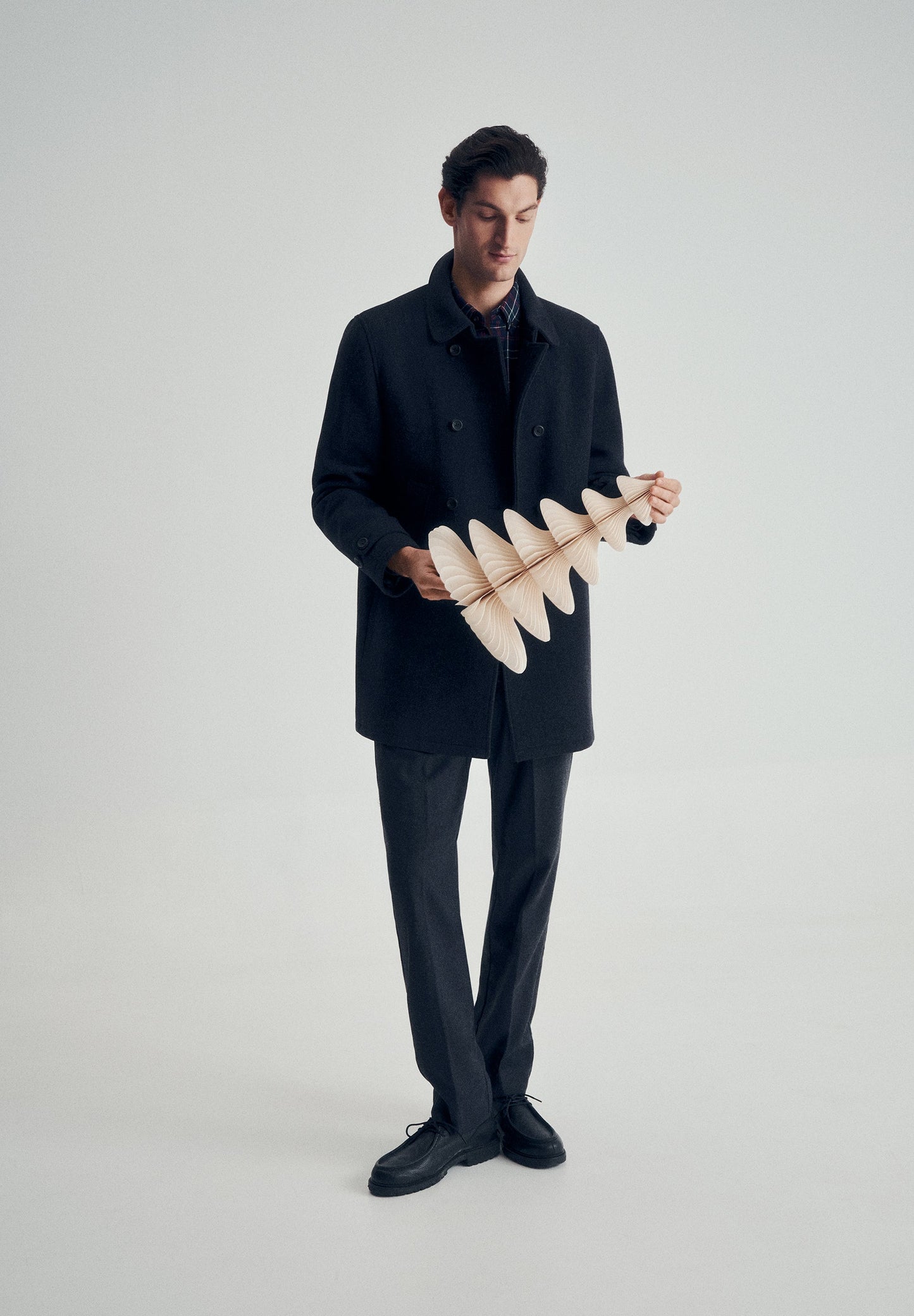 DOUBLE-BREASTED WOOL COAT