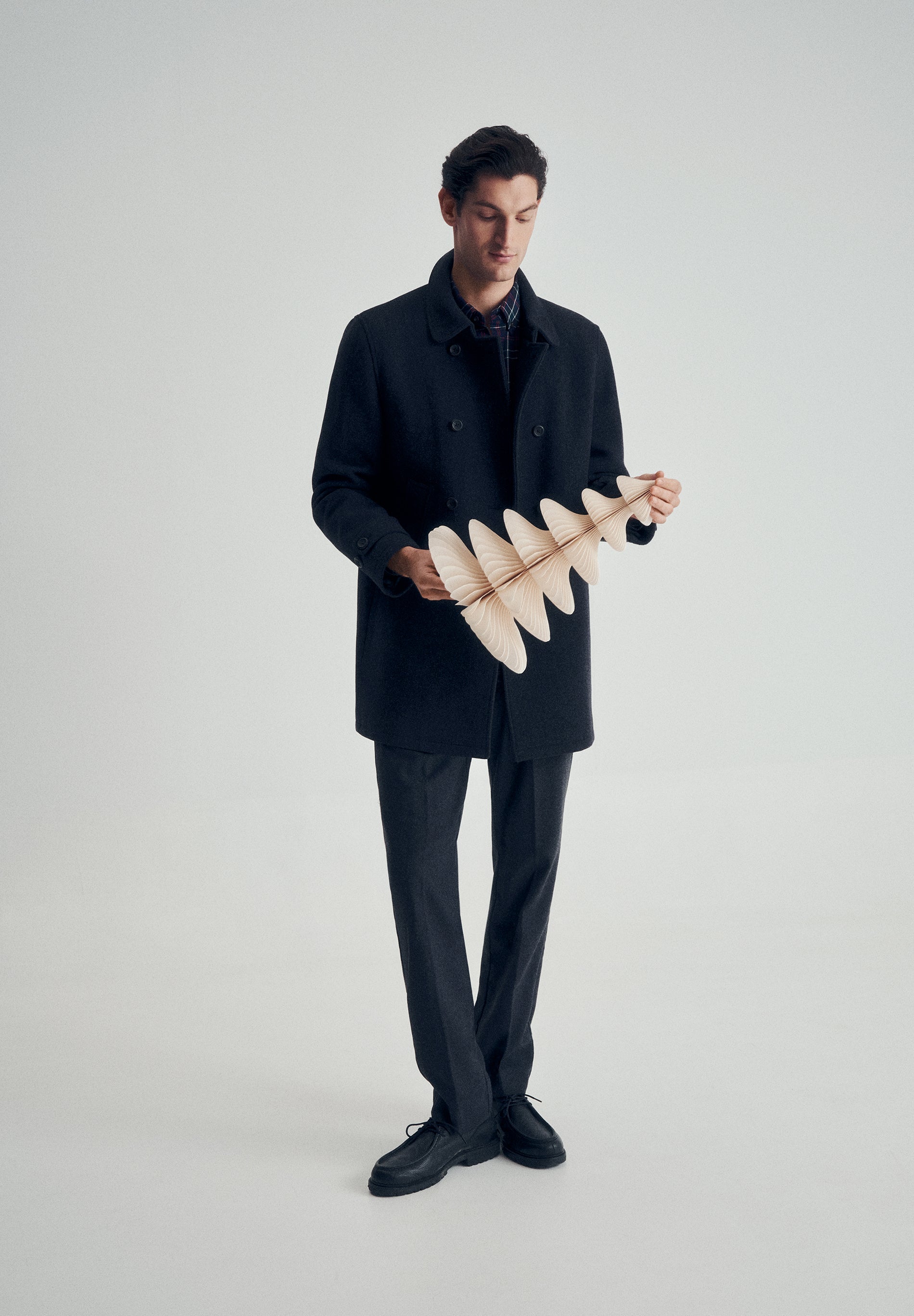 DOUBLE-BREASTED WOOL COAT