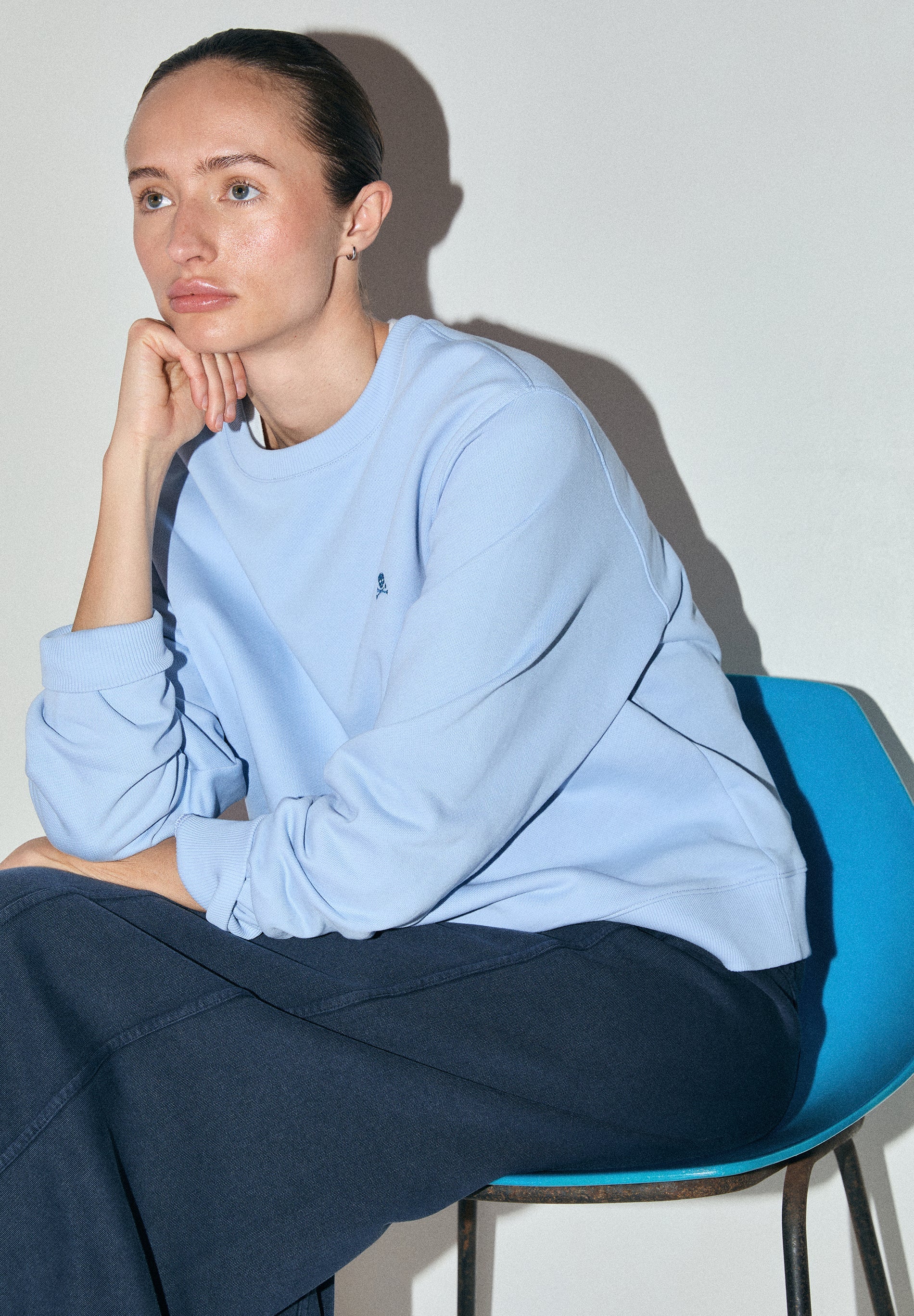 BASIC SKULL SWEATSHIRT