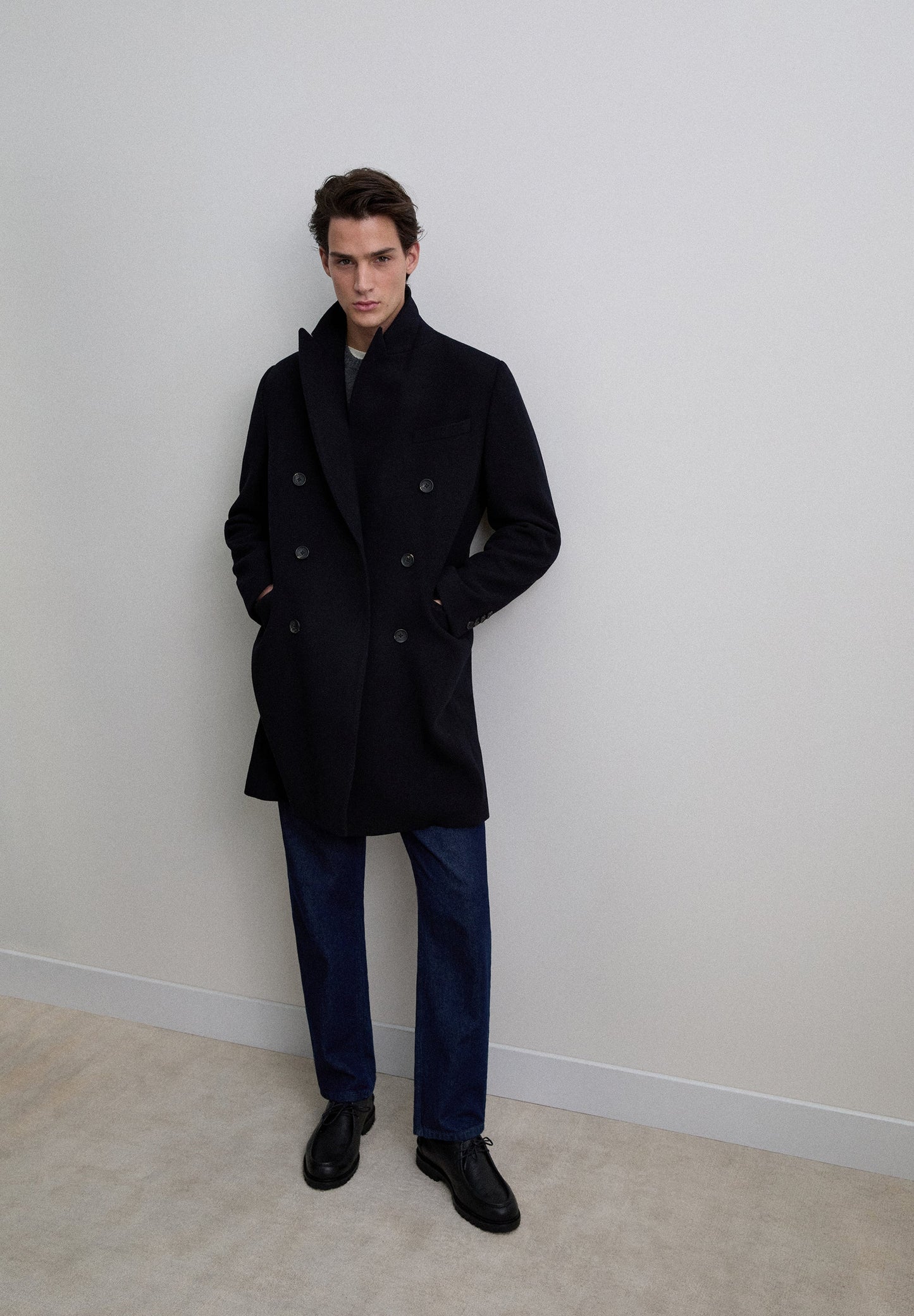 DOUBLE-BREASTED WOOL BLEND COAT
