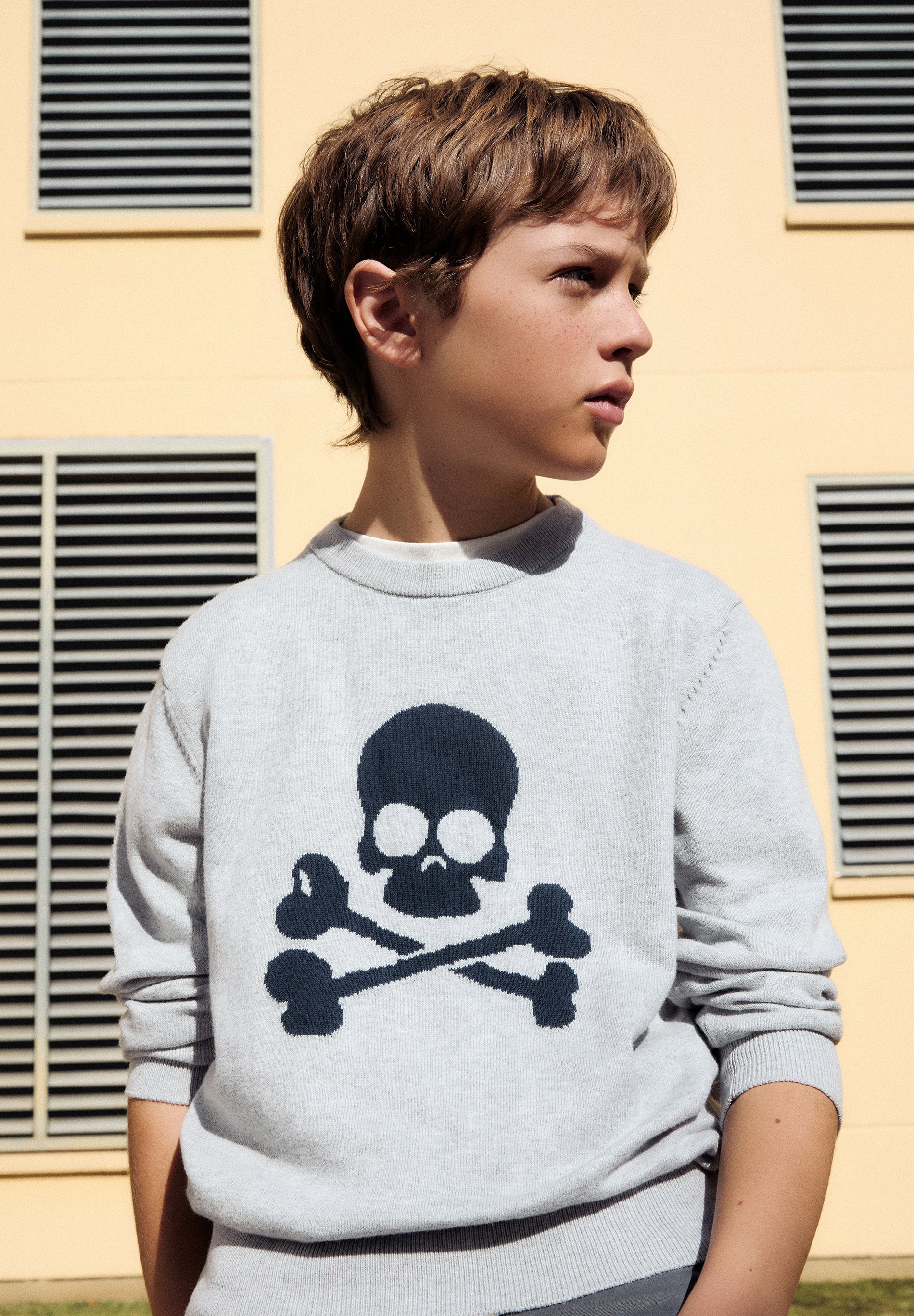 SWEATER WITH CONTRAST SKULL