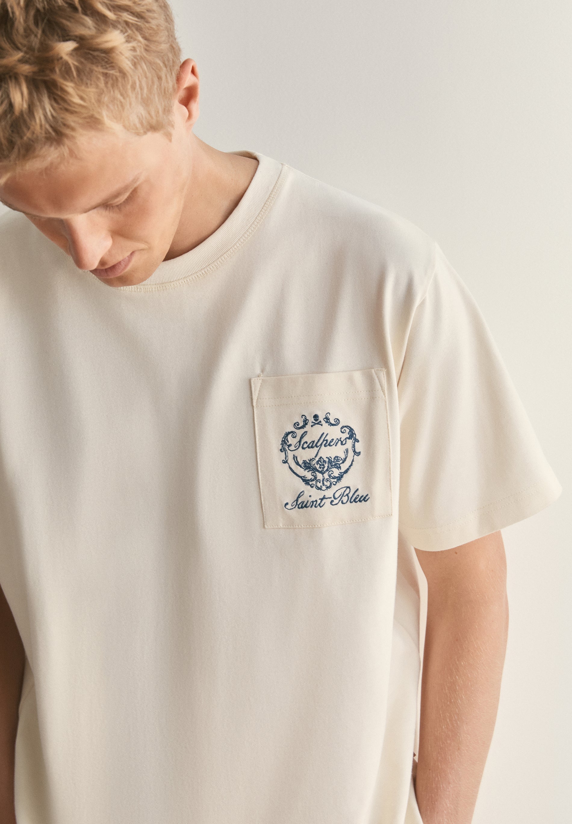 SCPOCKET SAINT BLEU TEE