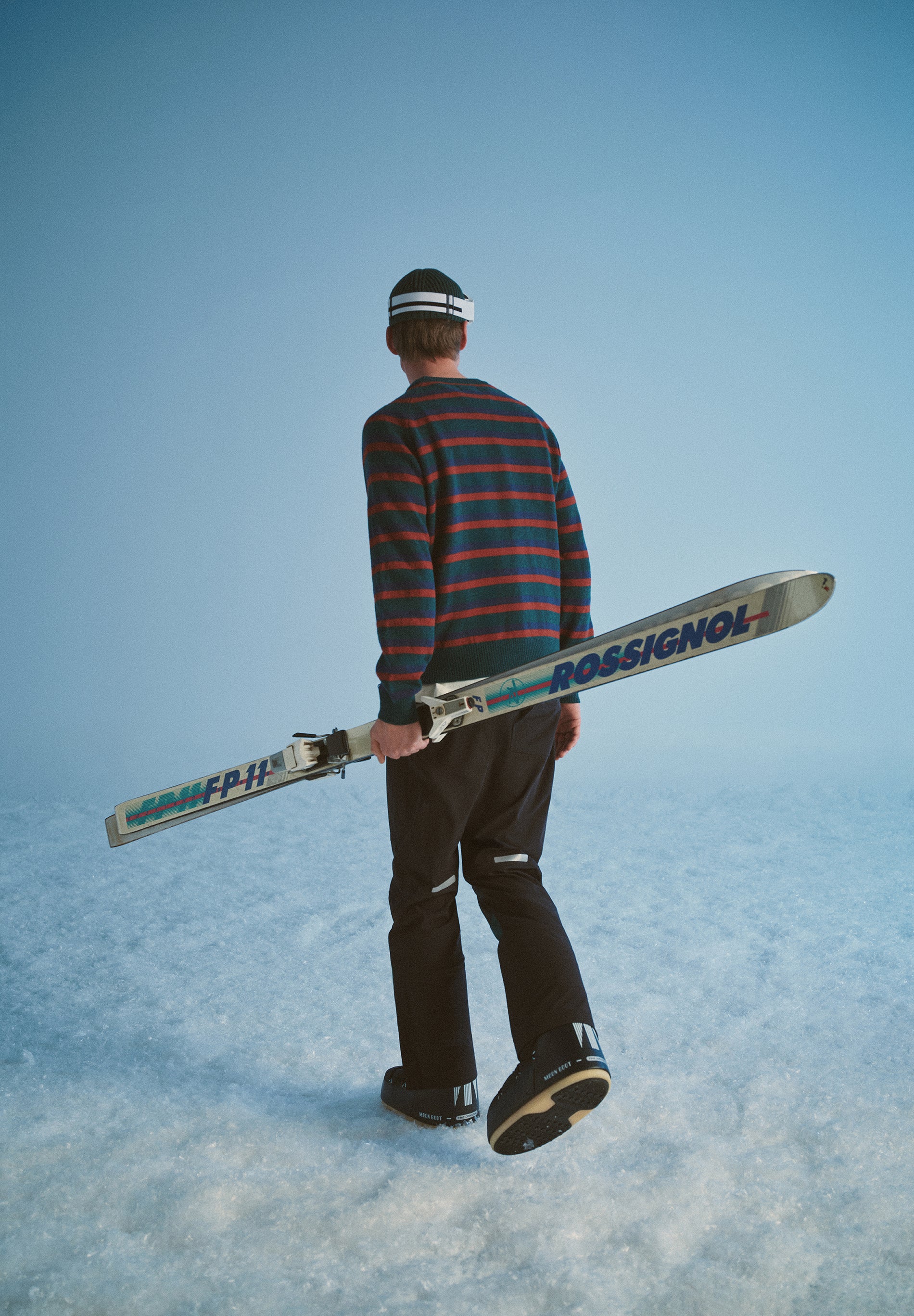 STRIPED ROUND NECK SWEATER