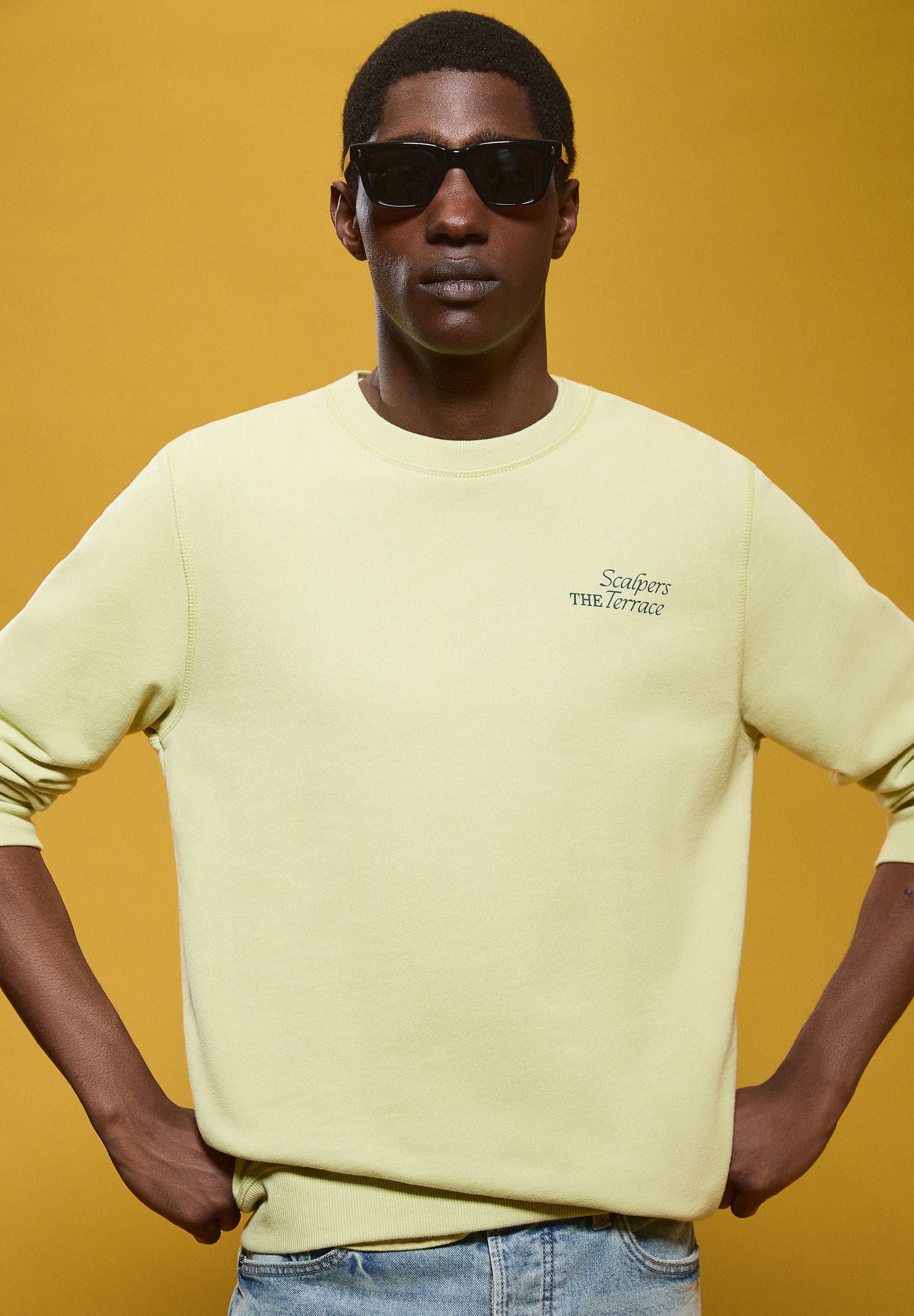 SWEATSHIRT WITH CHEST EMBROIDERY