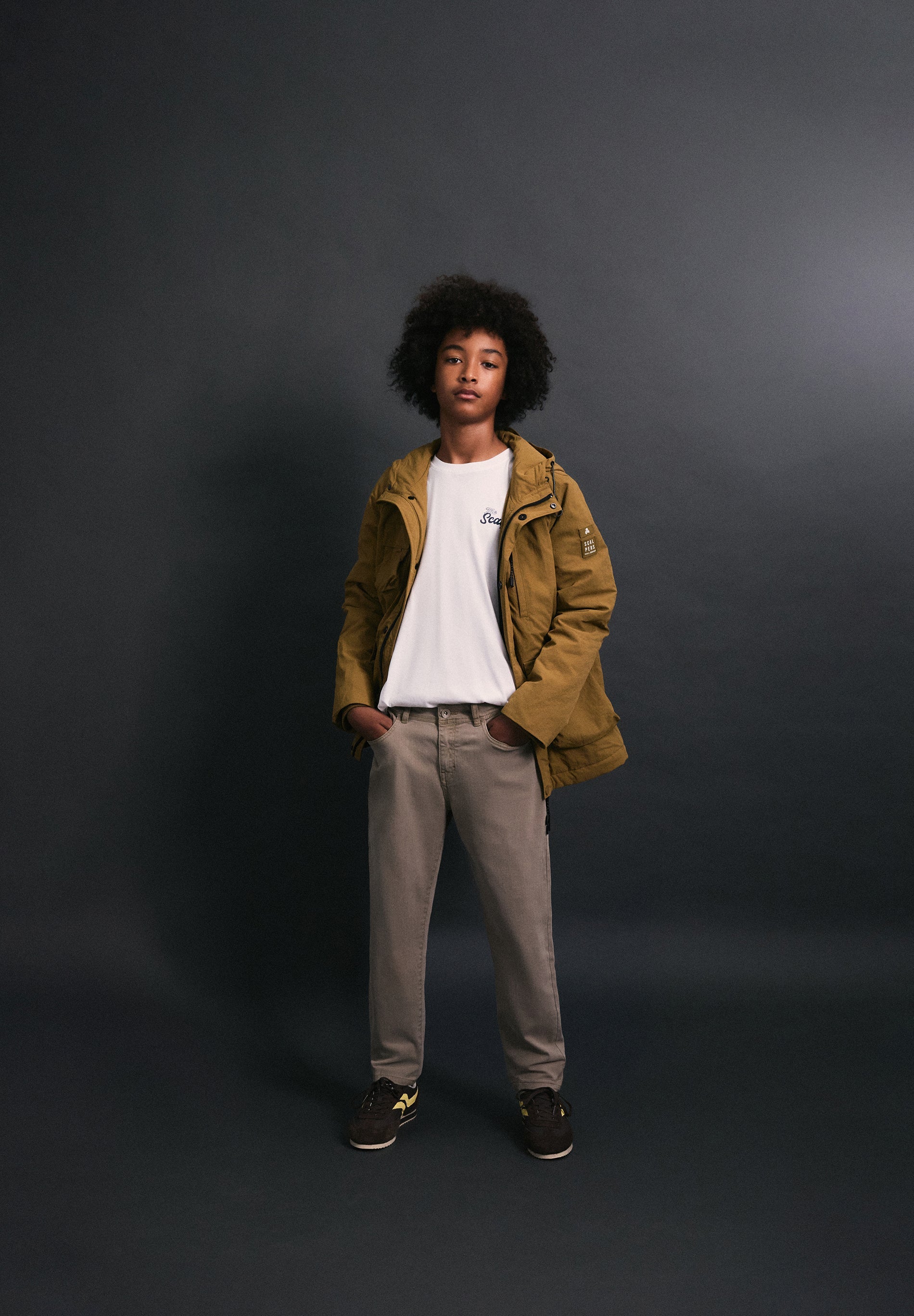 HOODED JACKET WITH POCKETS AND LOGO