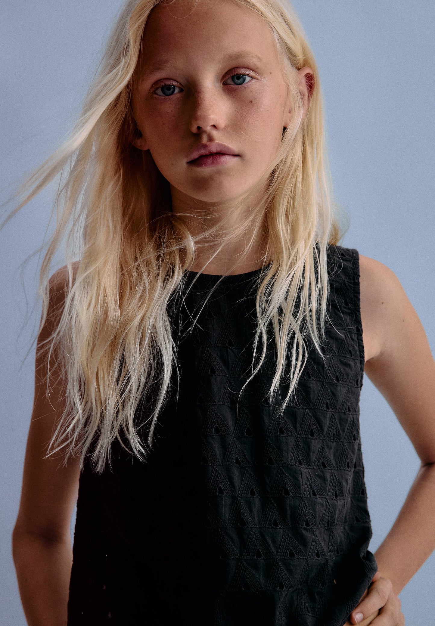 EMBROIDERED BOW SHIRT