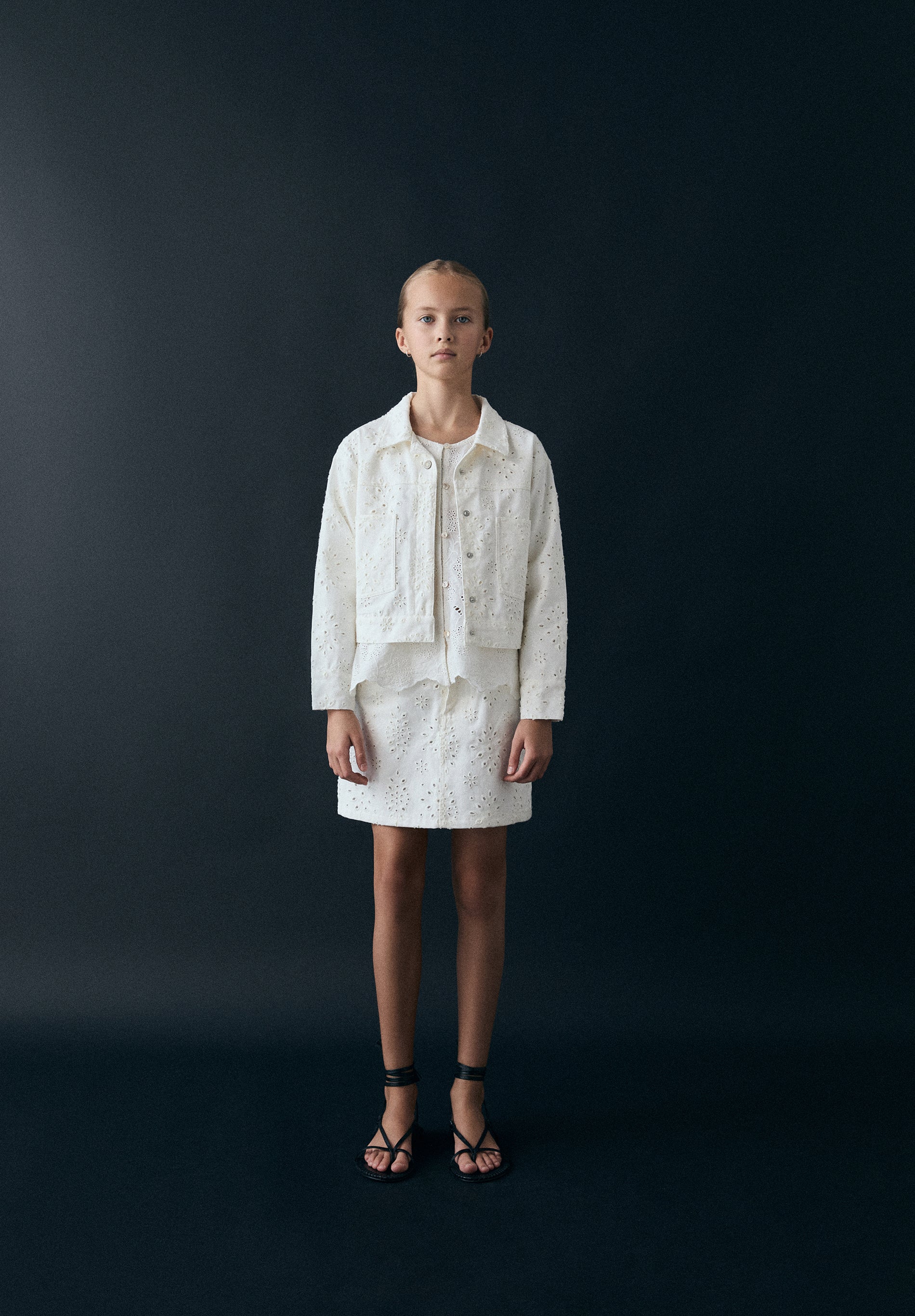PERFORATED JACKET