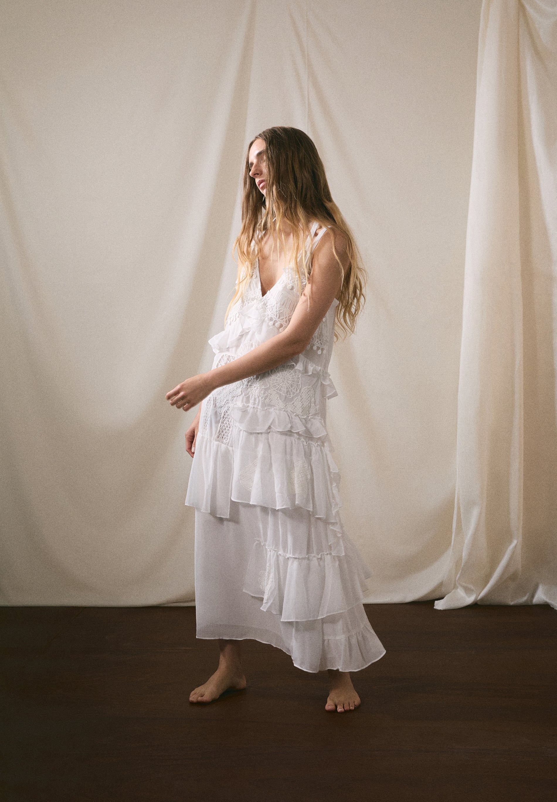 LACE DRESS WITH RUFFLES