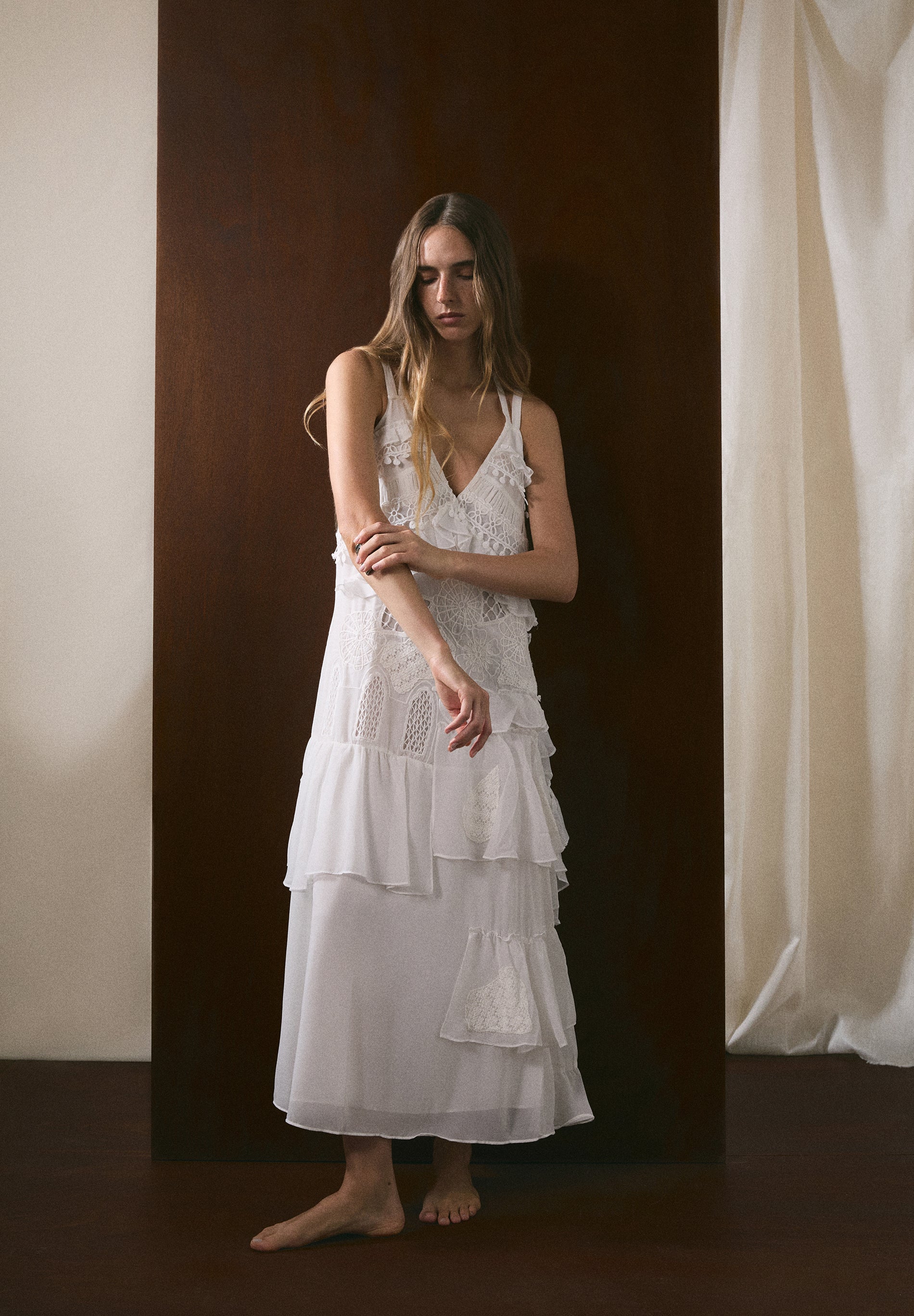 LACE DRESS WITH RUFFLES