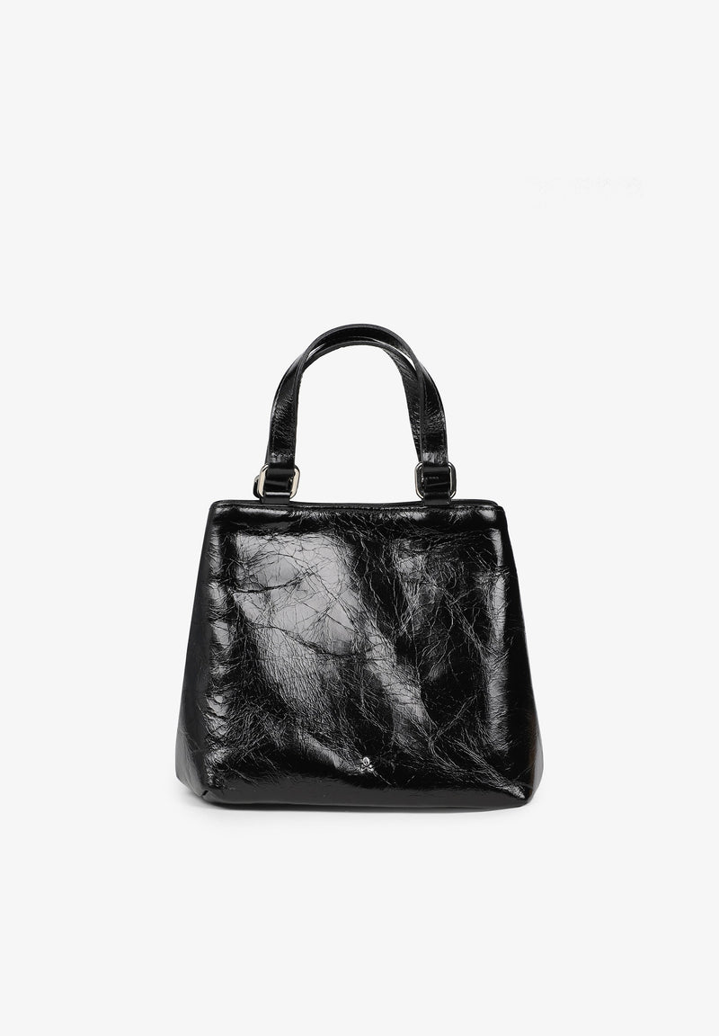 LEATHER BAG HANDLE DETAIL
